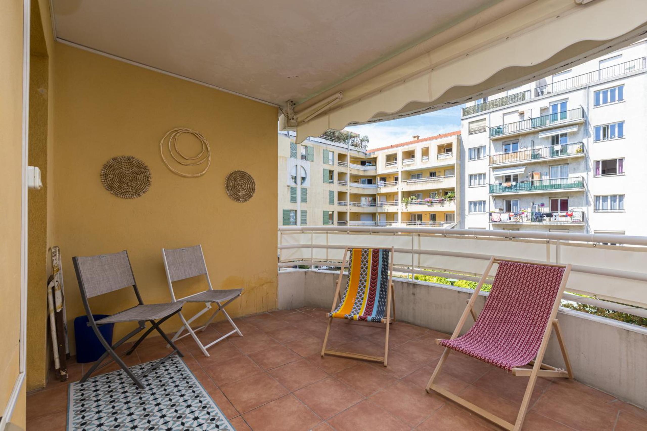 Large 2 Bdr at Nice Port photo 2