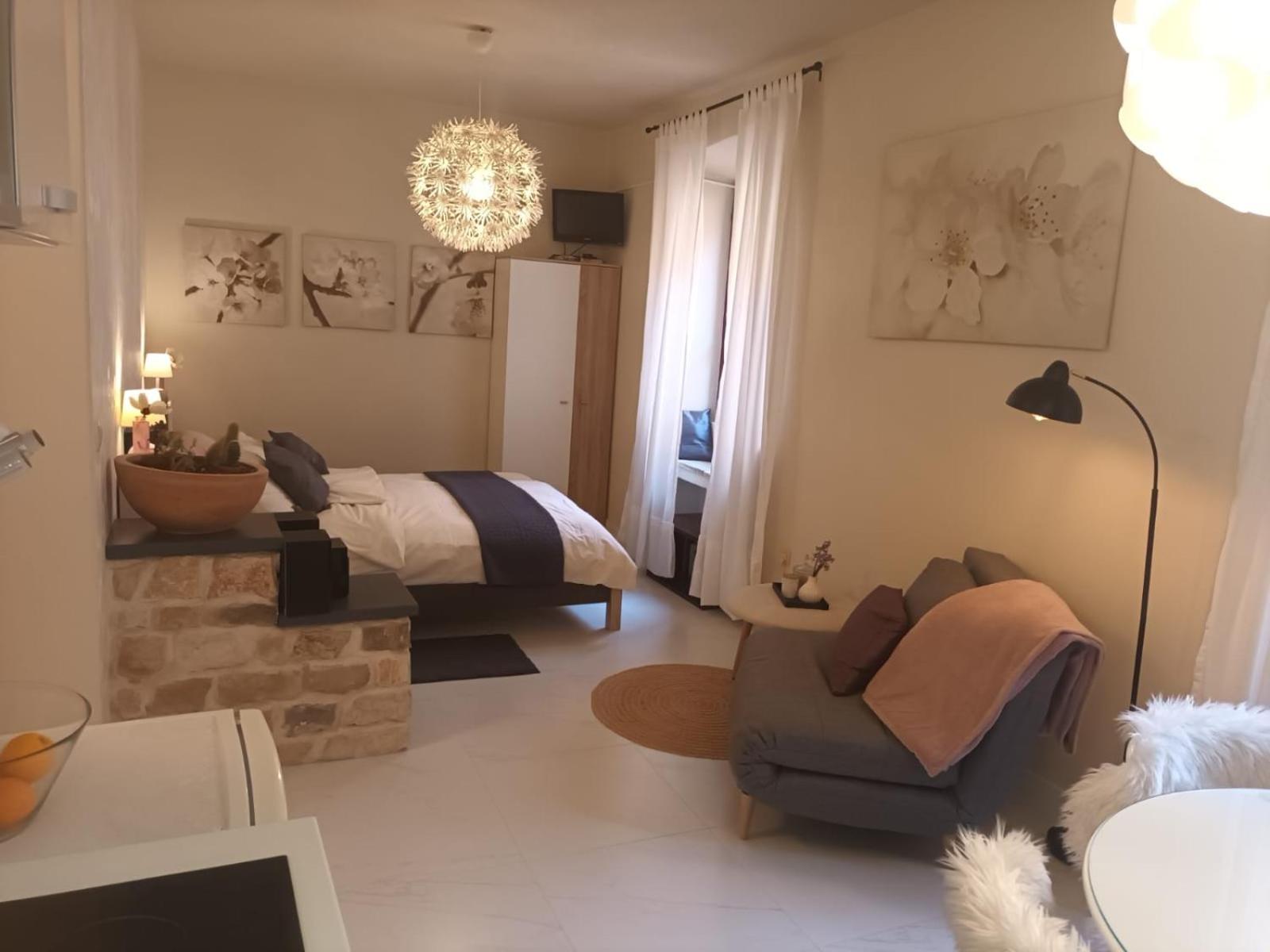 Leut Apartment