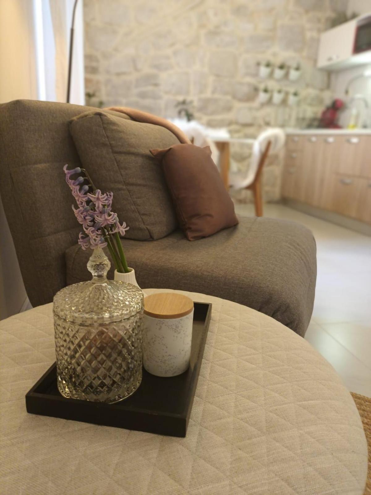 Leut Apartment