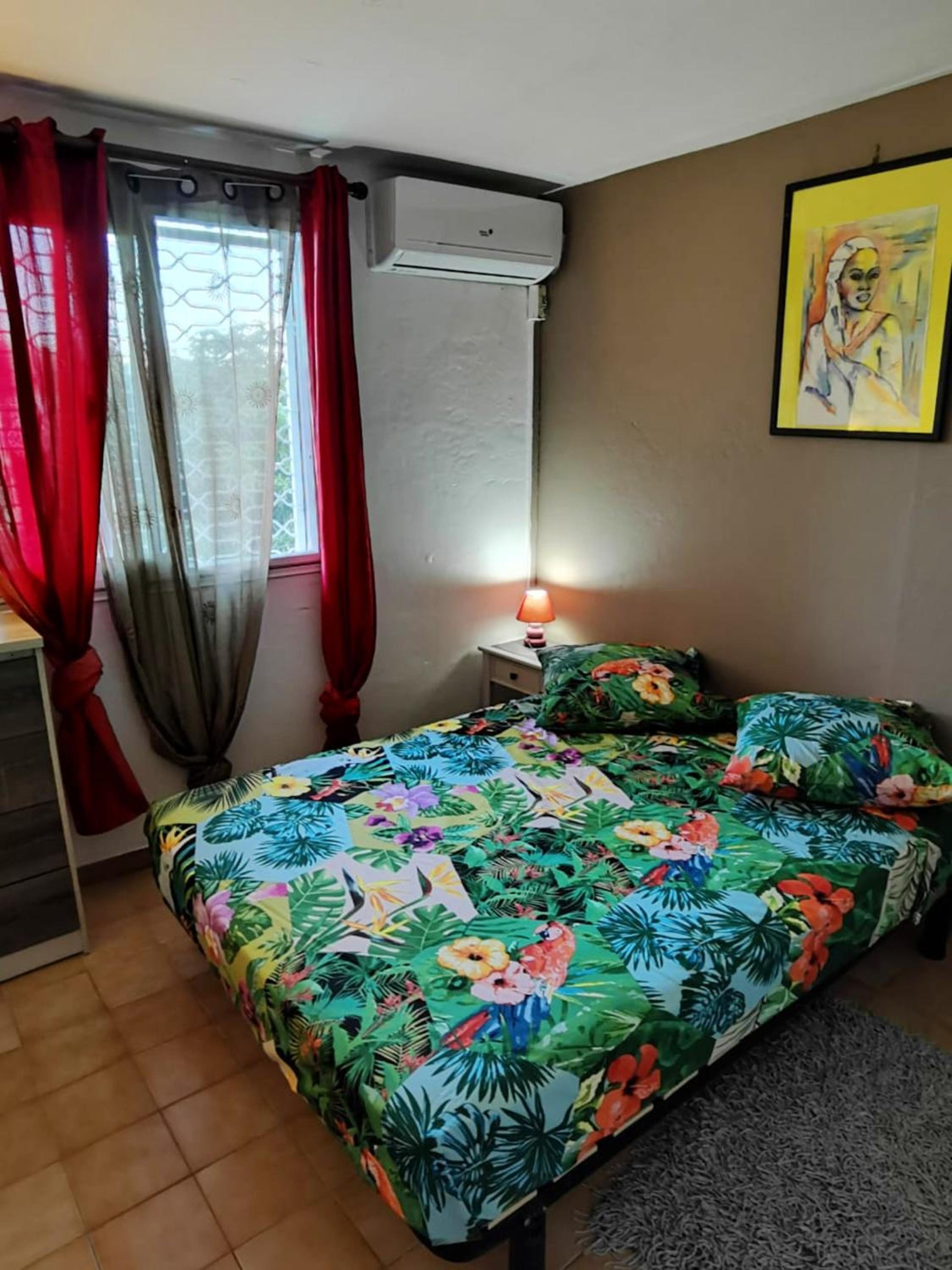 Appartement moderne au Lamentin avec jardin clos et parking