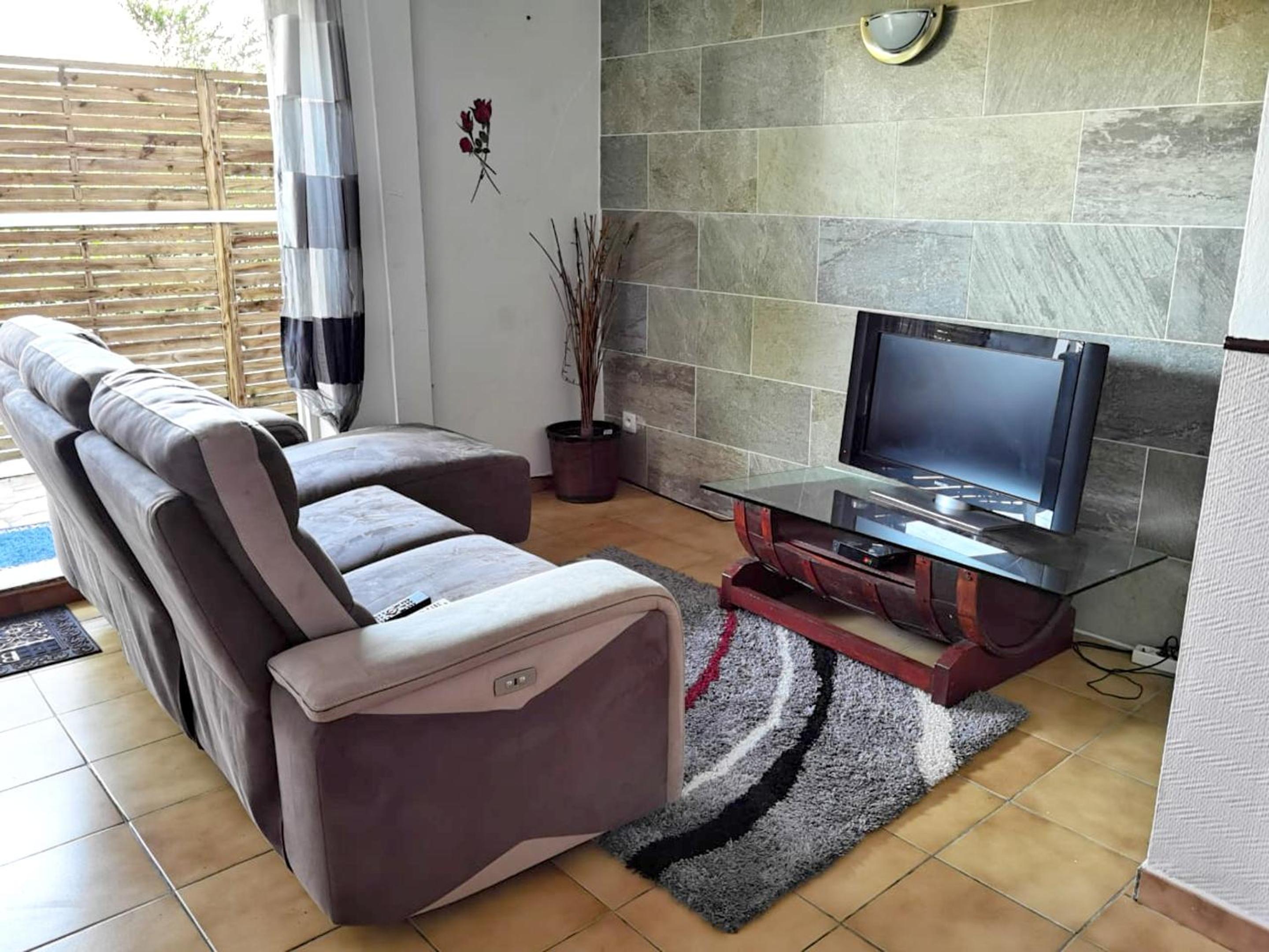 Appartement moderne au Lamentin avec jardin clos et parking