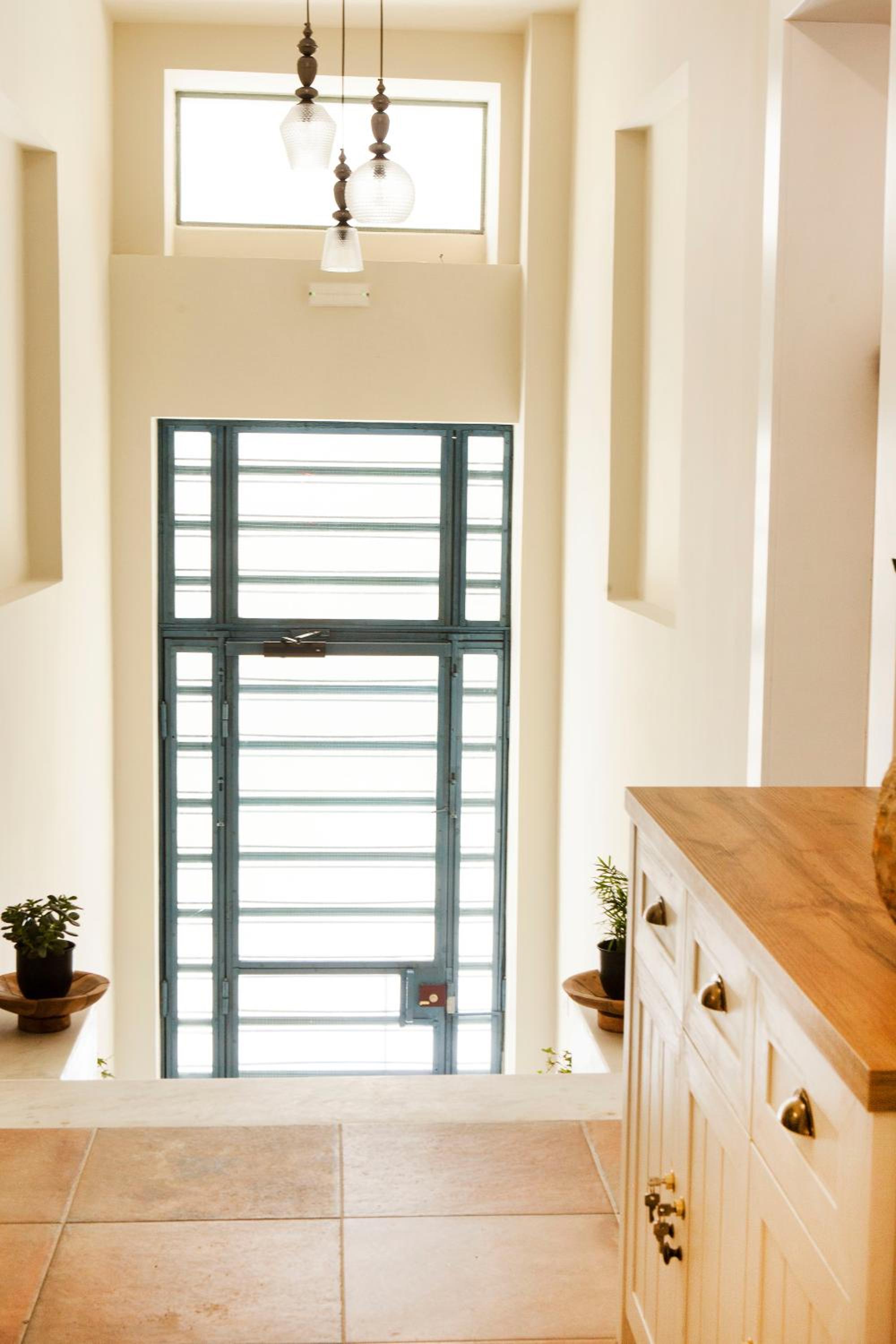 Lovely 1st Fl. Apt, with Balcony in Pagrati