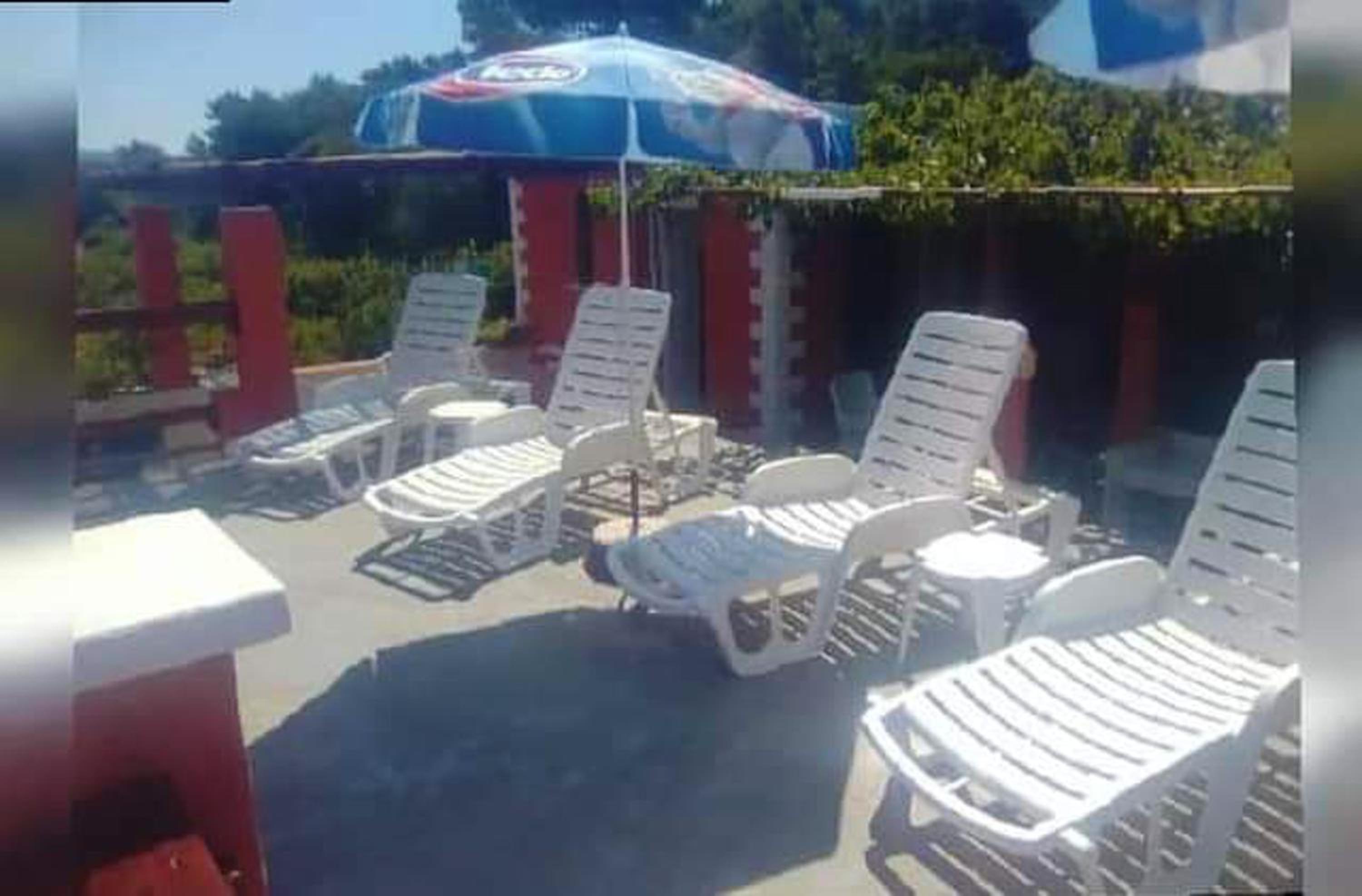 Charming house with sea view in Potirna, garden