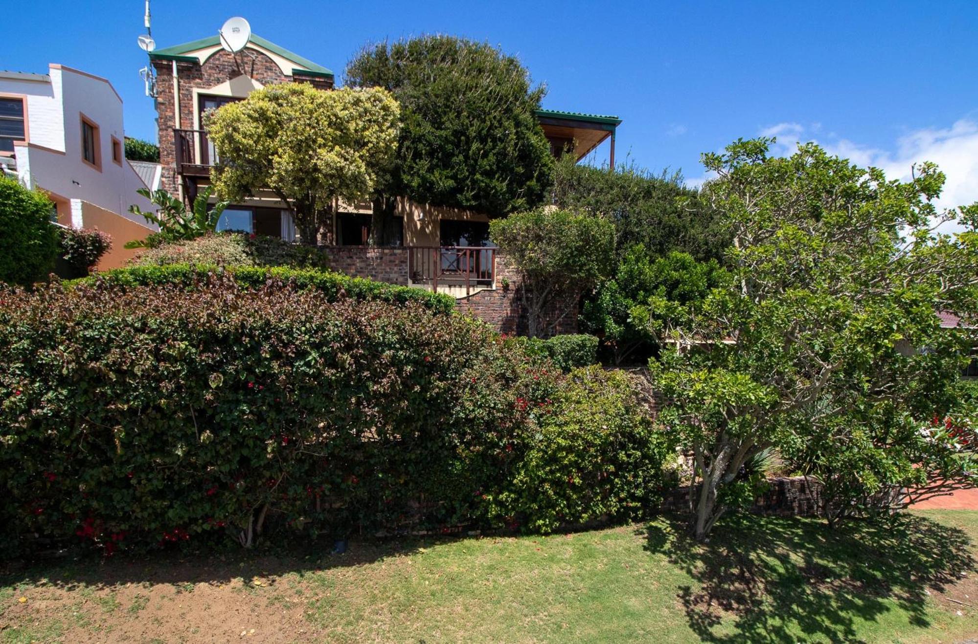 "C" Cottage overlooking the Bushmans River view 2