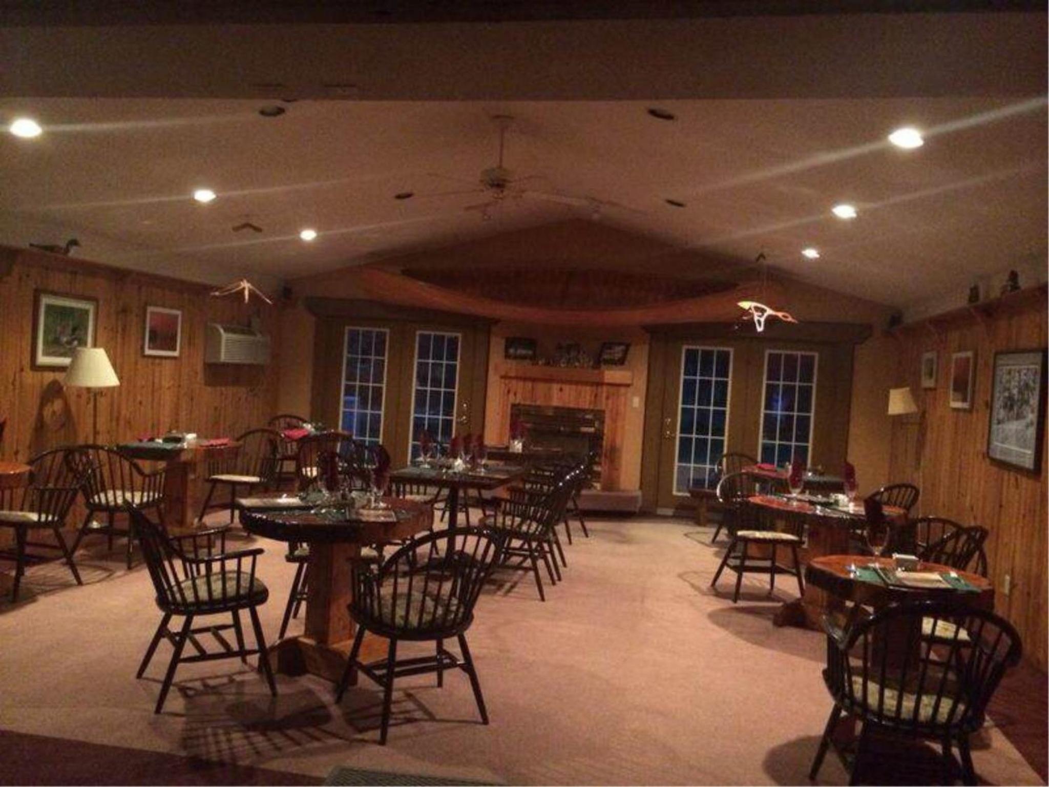 Algonquin Lakeside Inn