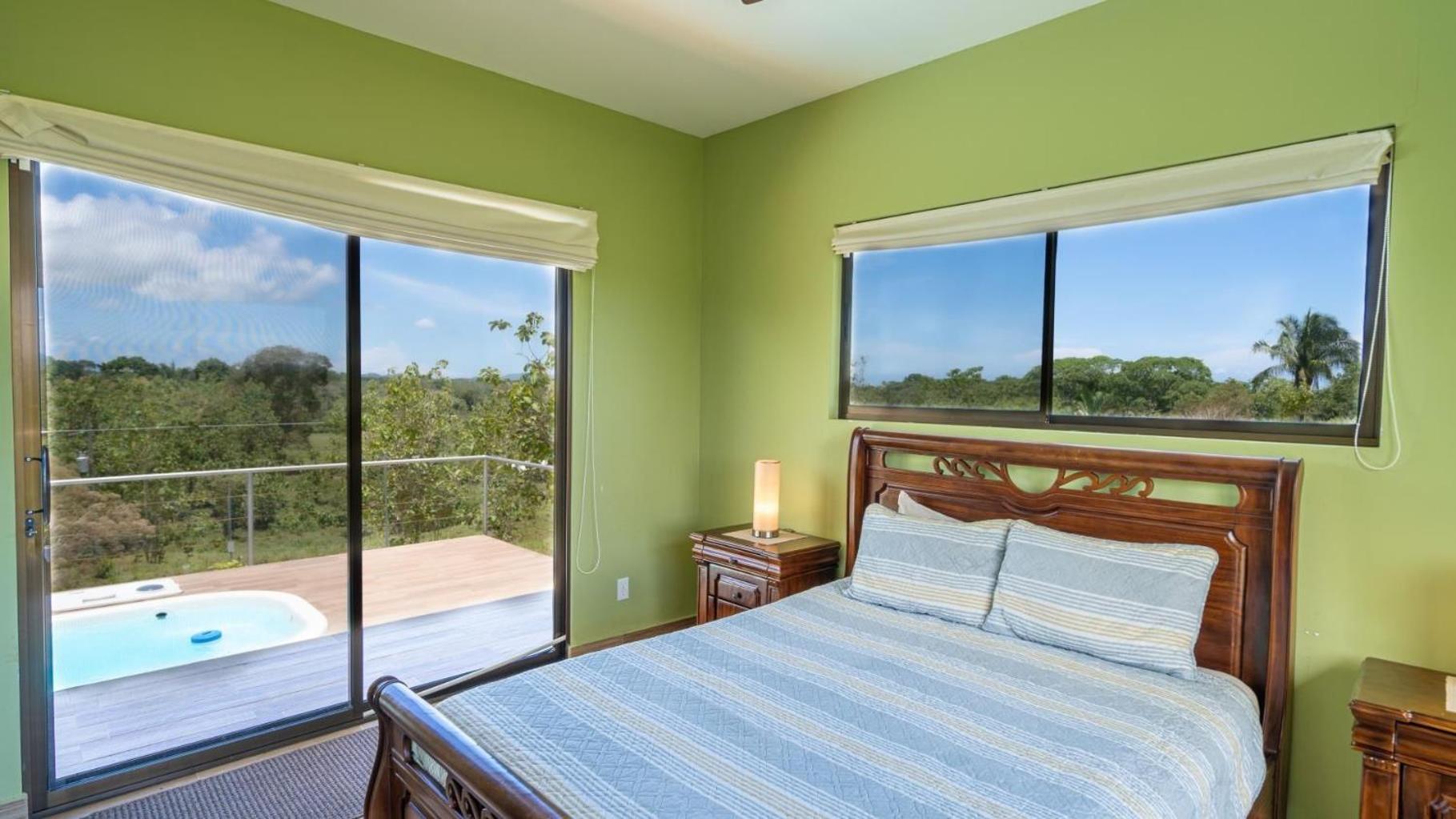 Villa Kiskadee - Beautiful Mountain Views with Private Pool