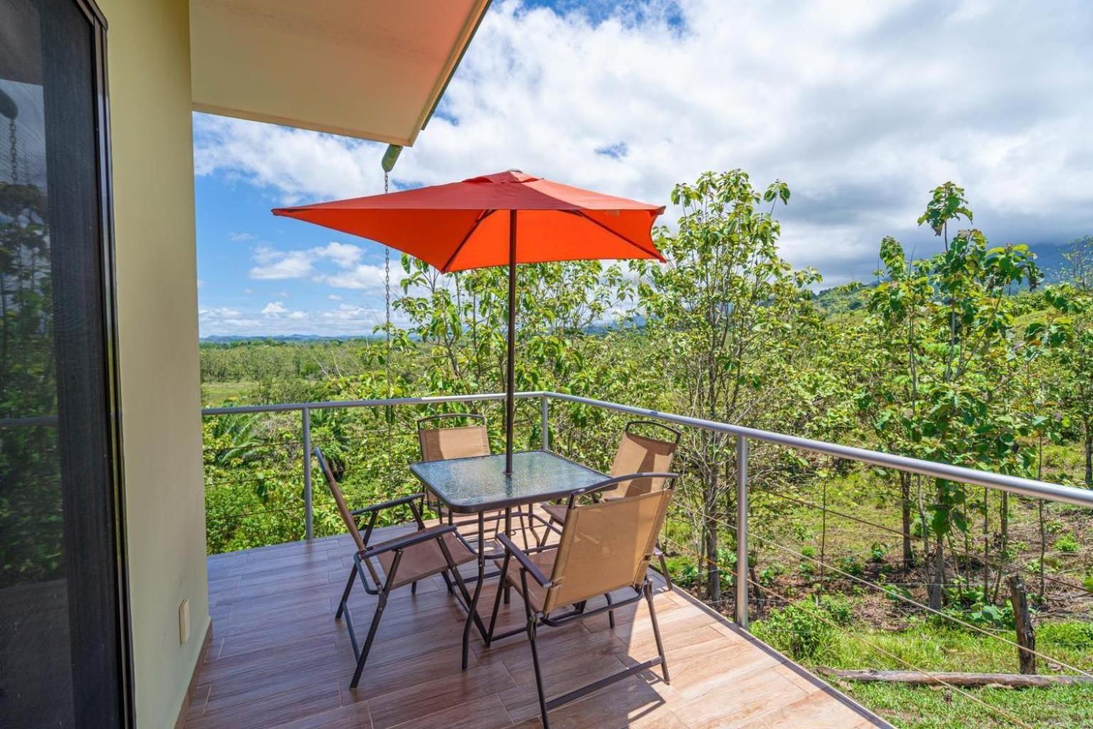 Villa Kiskadee - Beautiful Mountain Views with Private Pool