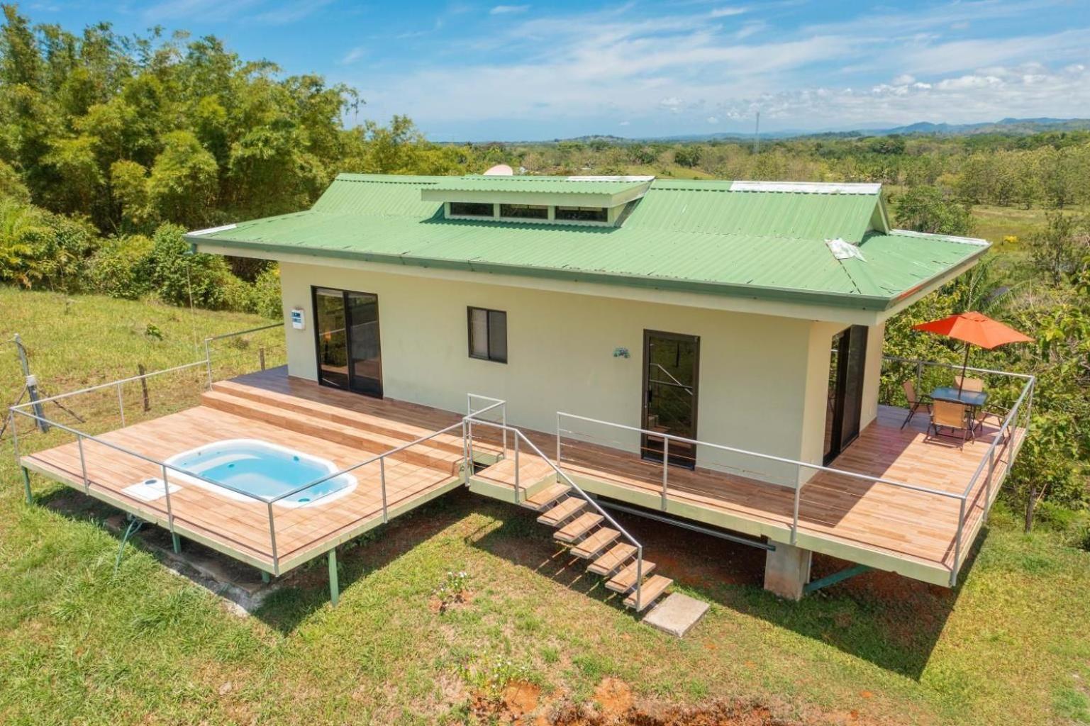 Villa Kiskadee - Beautiful Mountain Views with Private Pool