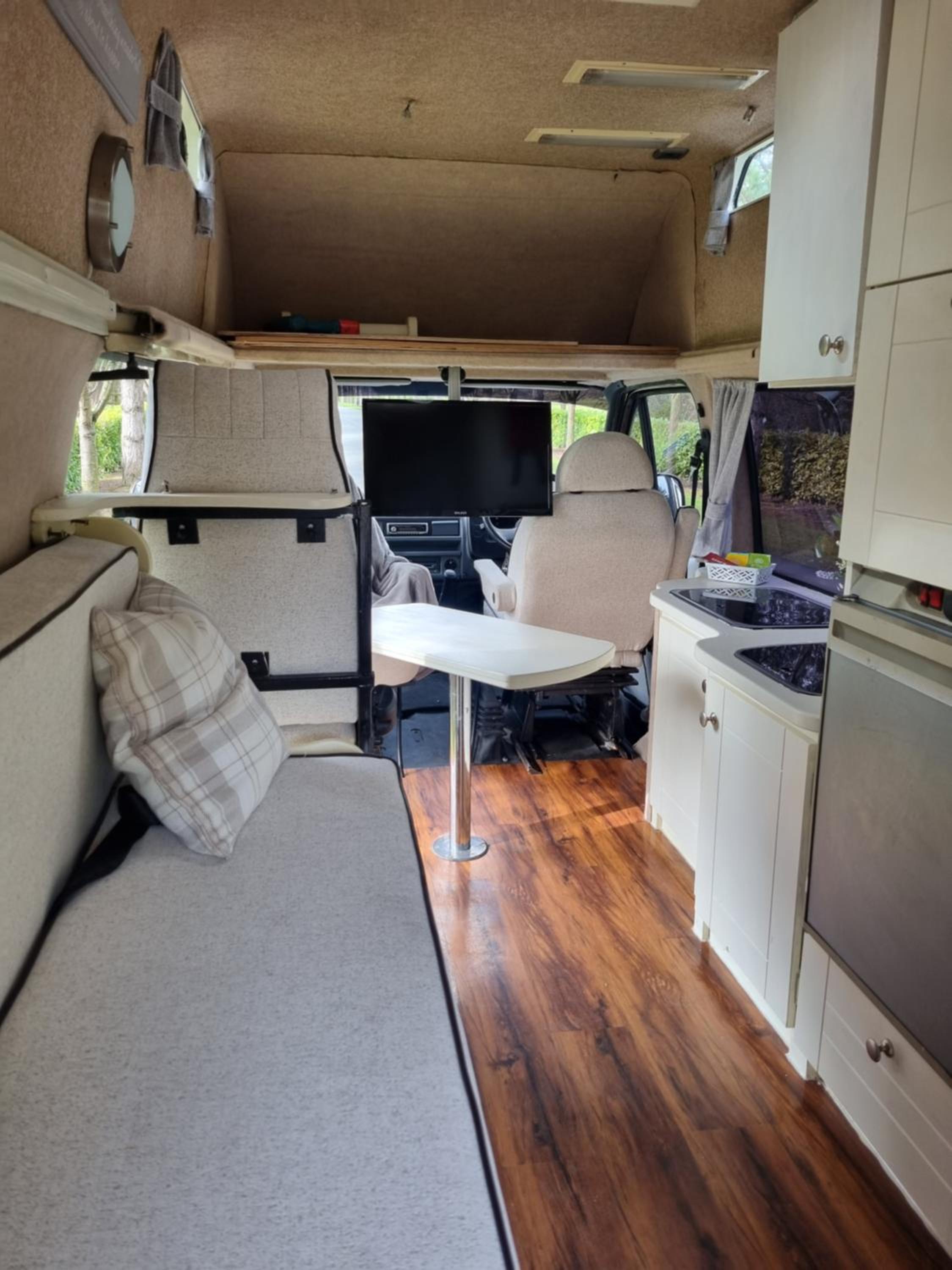 RETRO CAMPER HIRE LTD Campervan Hire Company