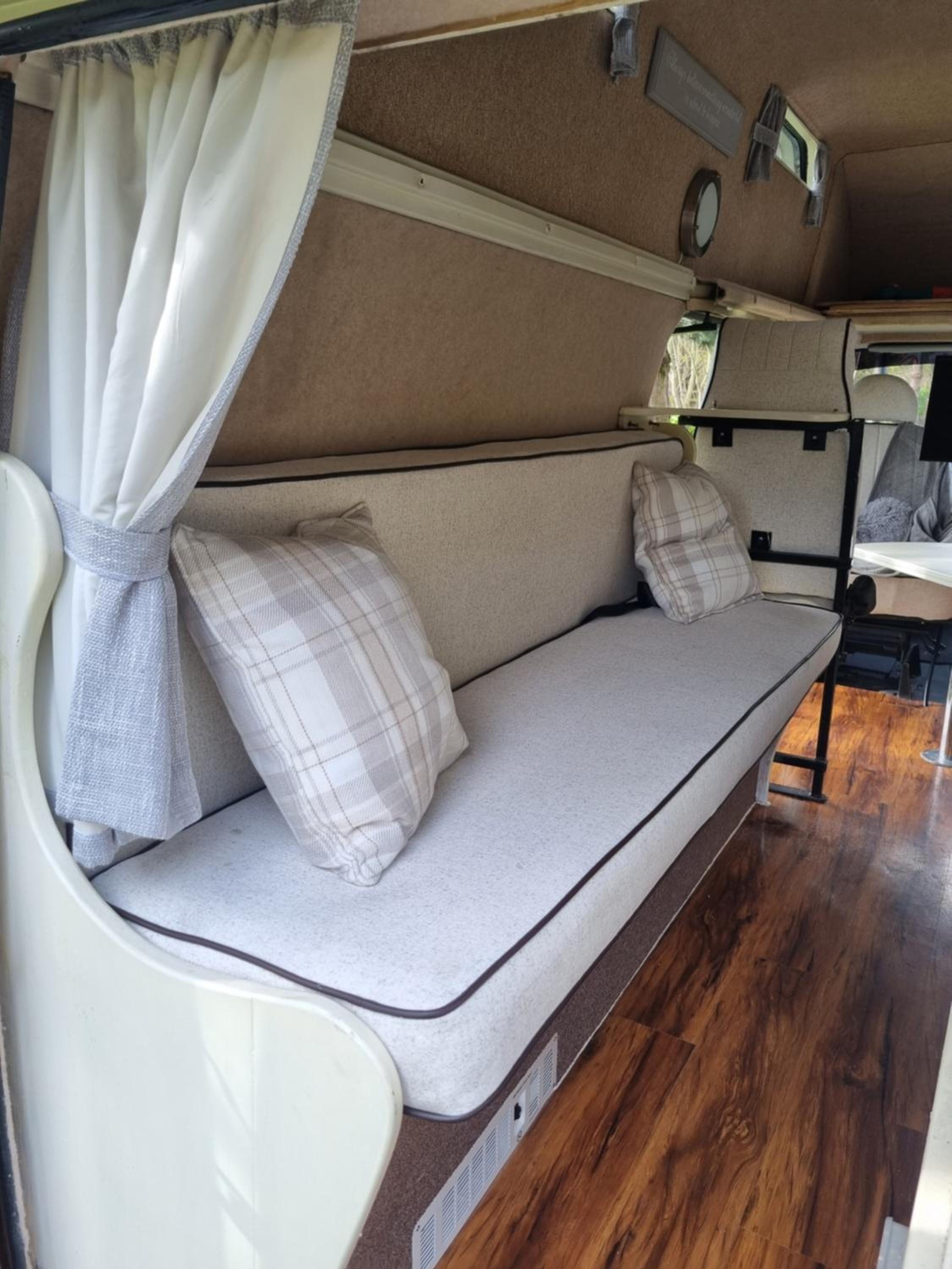 RETRO CAMPER HIRE LTD Campervan Hire Company