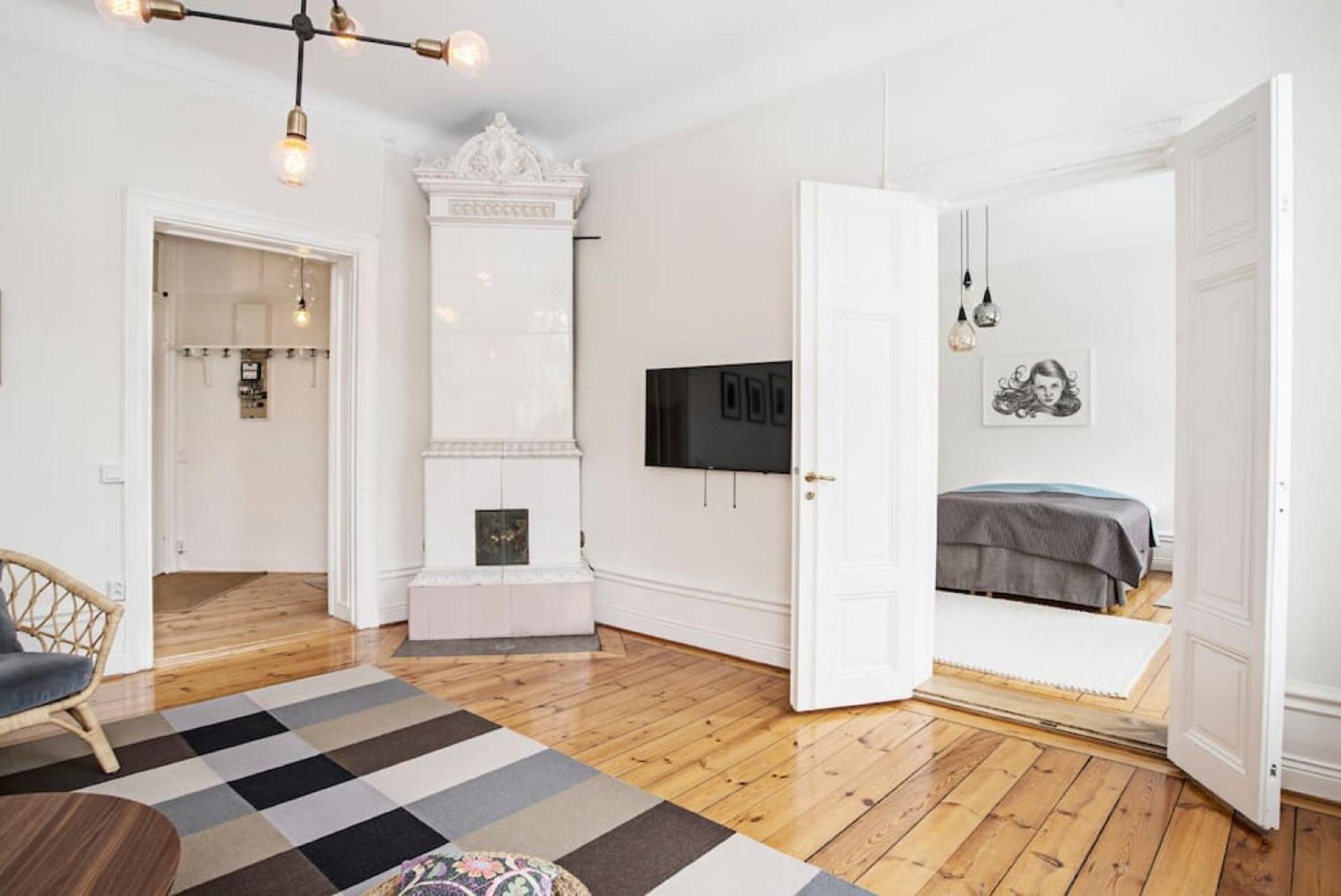 Elegant and light 3 room apartment in SoFo 97sqm view 2