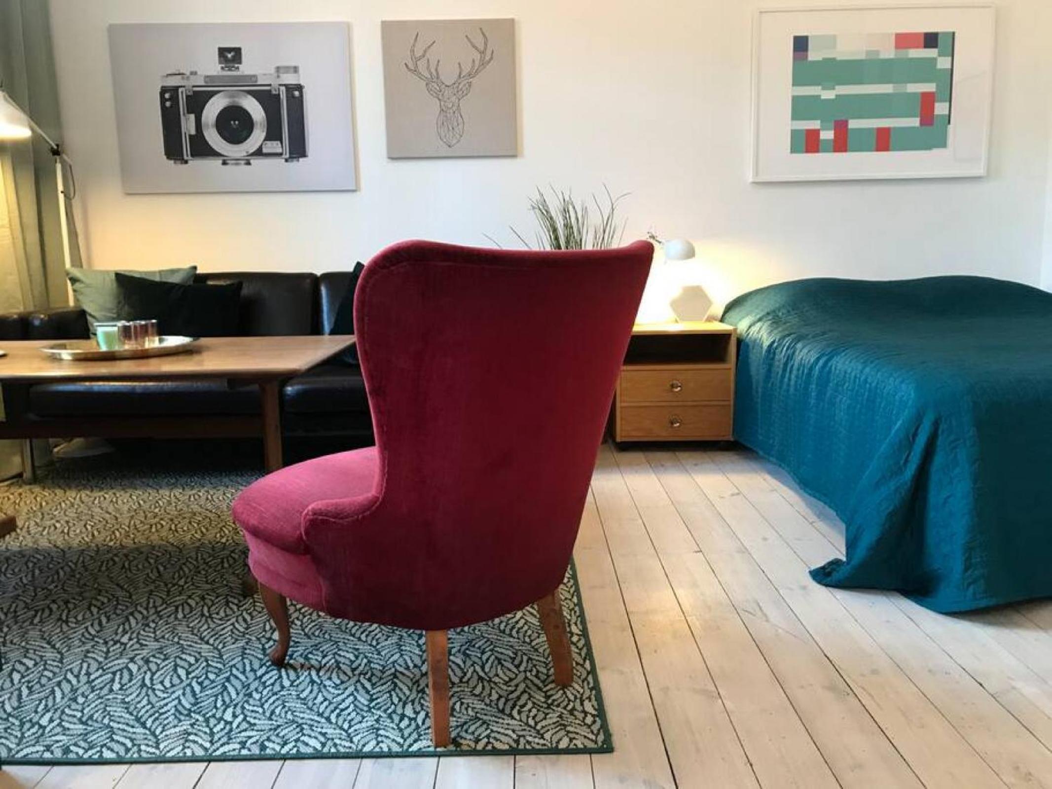 Bohemian and light one room apartment in SoFo 31sqm view 4