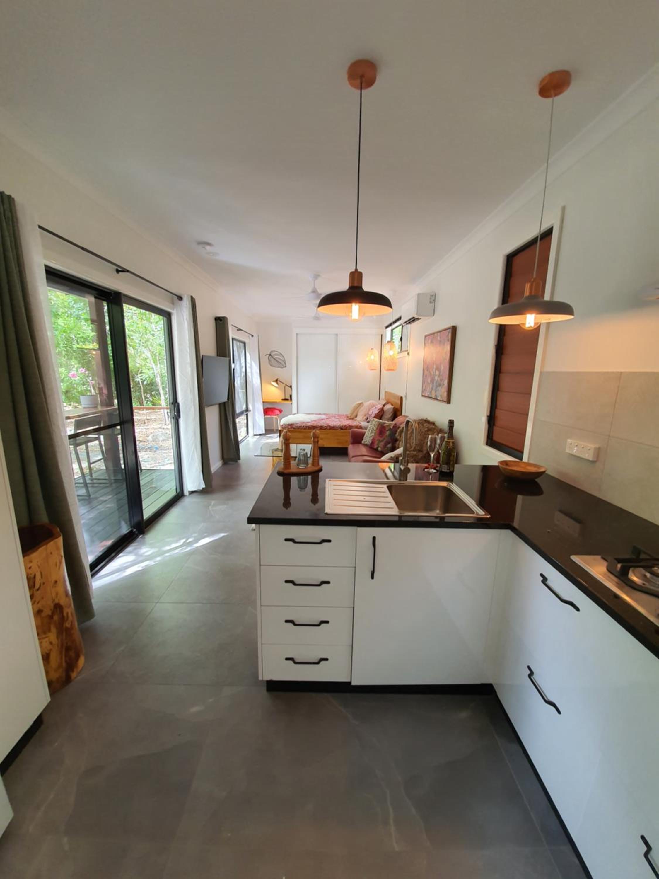 Airlie Beach Eco Cabins - Adults Only