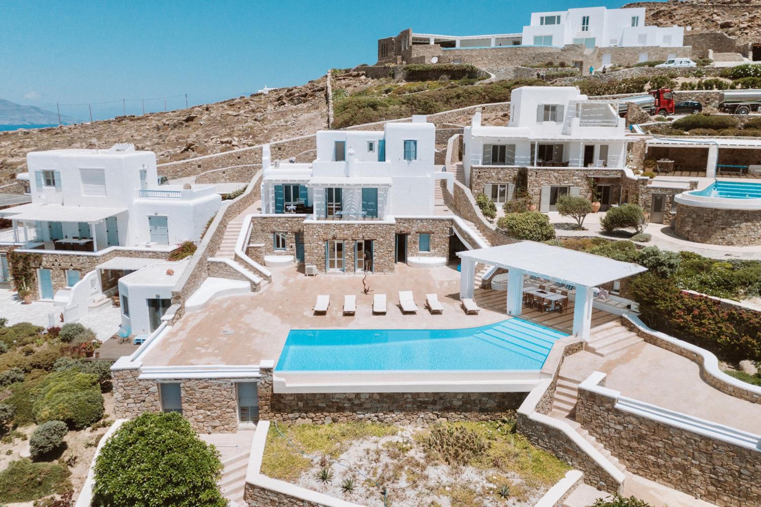 Hotel Andromeda Private Infinity Pool Villa - Image 1