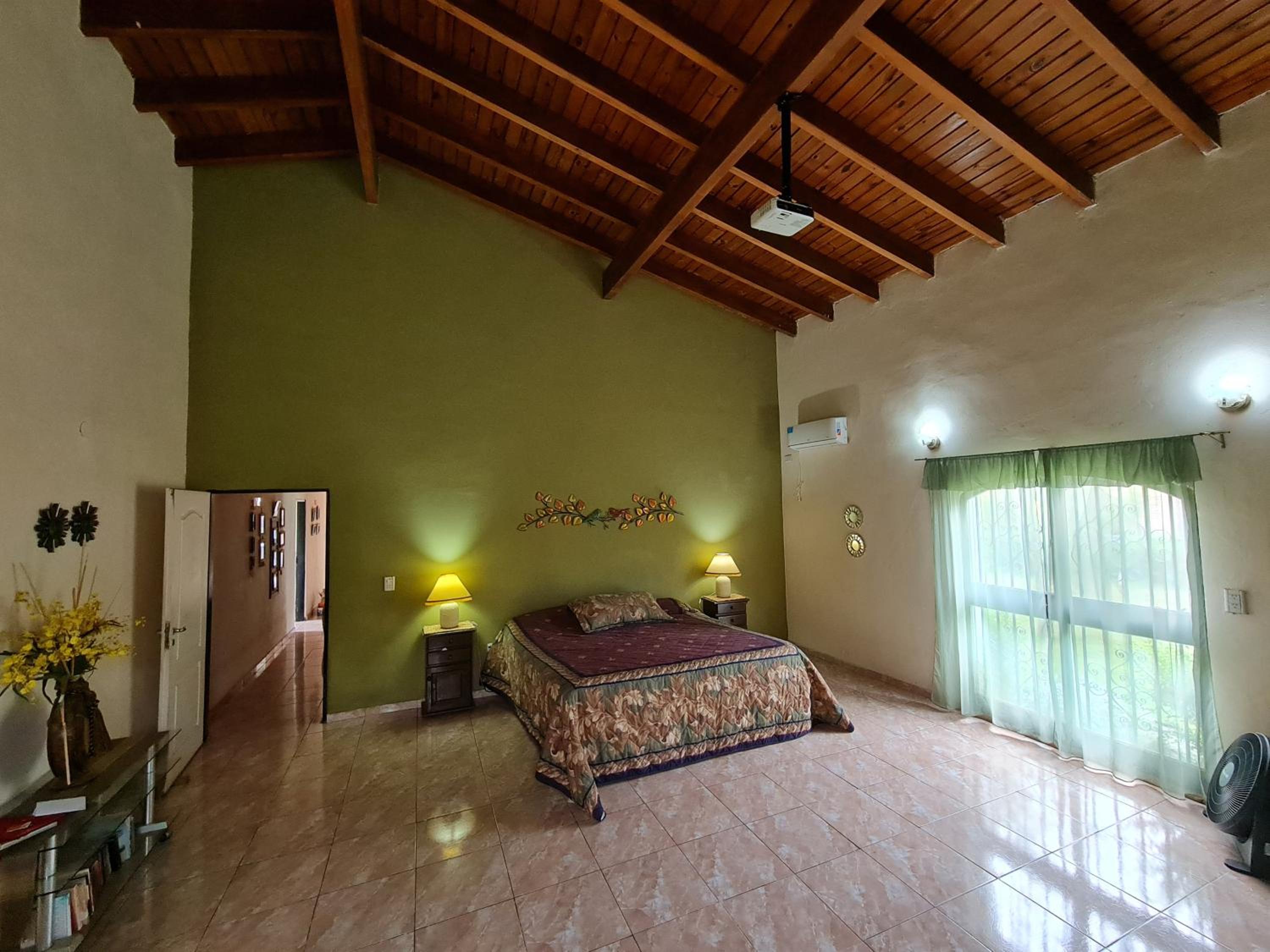 HERMOSA CASA con 4000mts de PARQUE en las SIERRAS DE CORDOBA