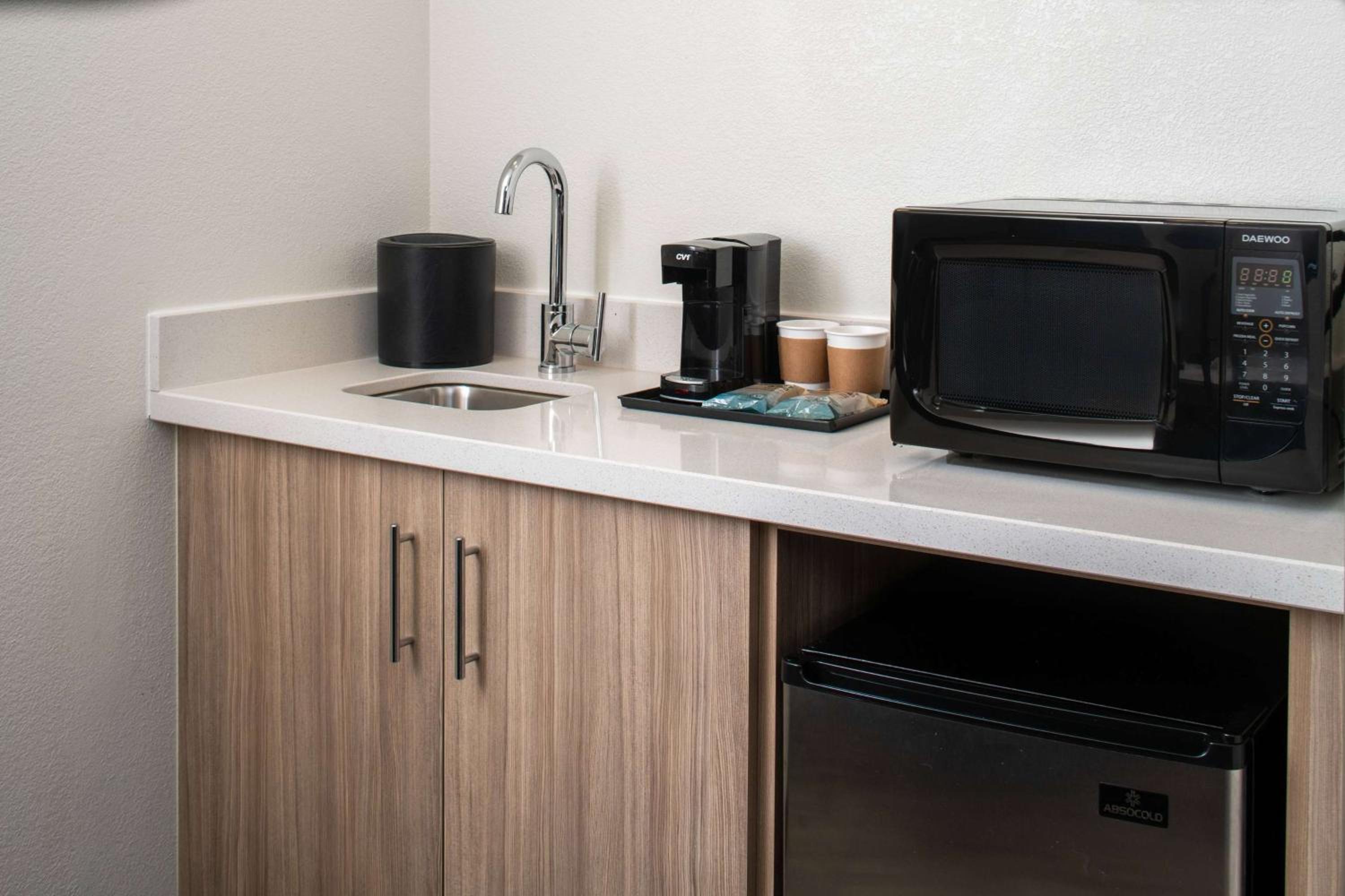 Sonesta Select Nashville Airport Suites - Property Image 1