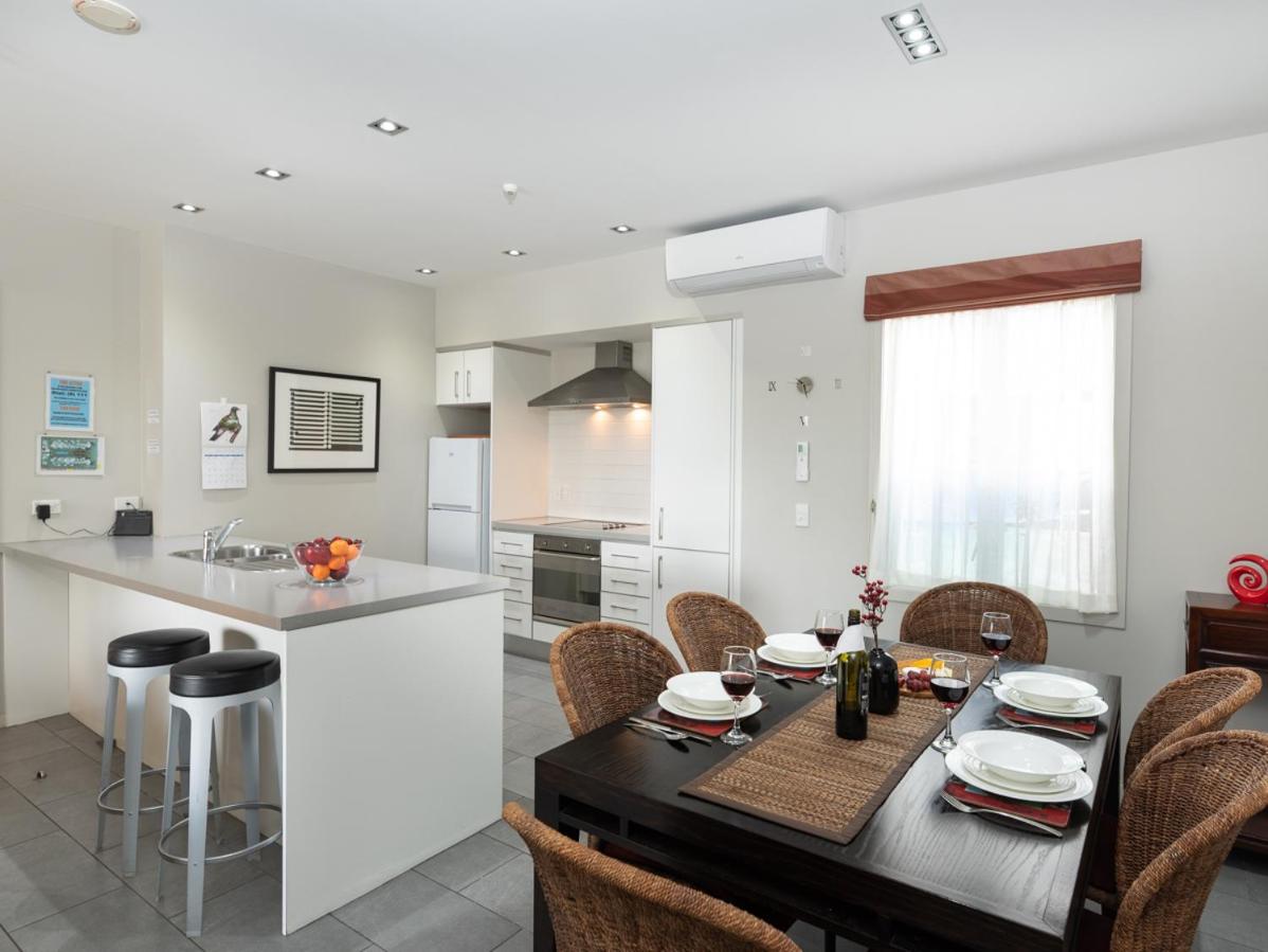 Oceanside - Paihia Waterfront Apartment view 3