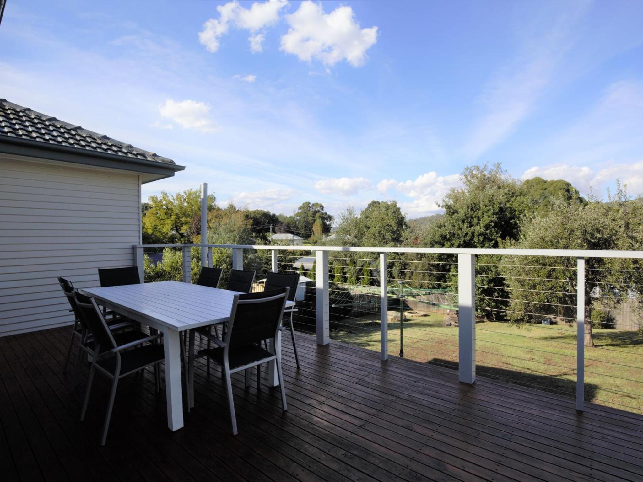 46 Banjo Patterson Crescent