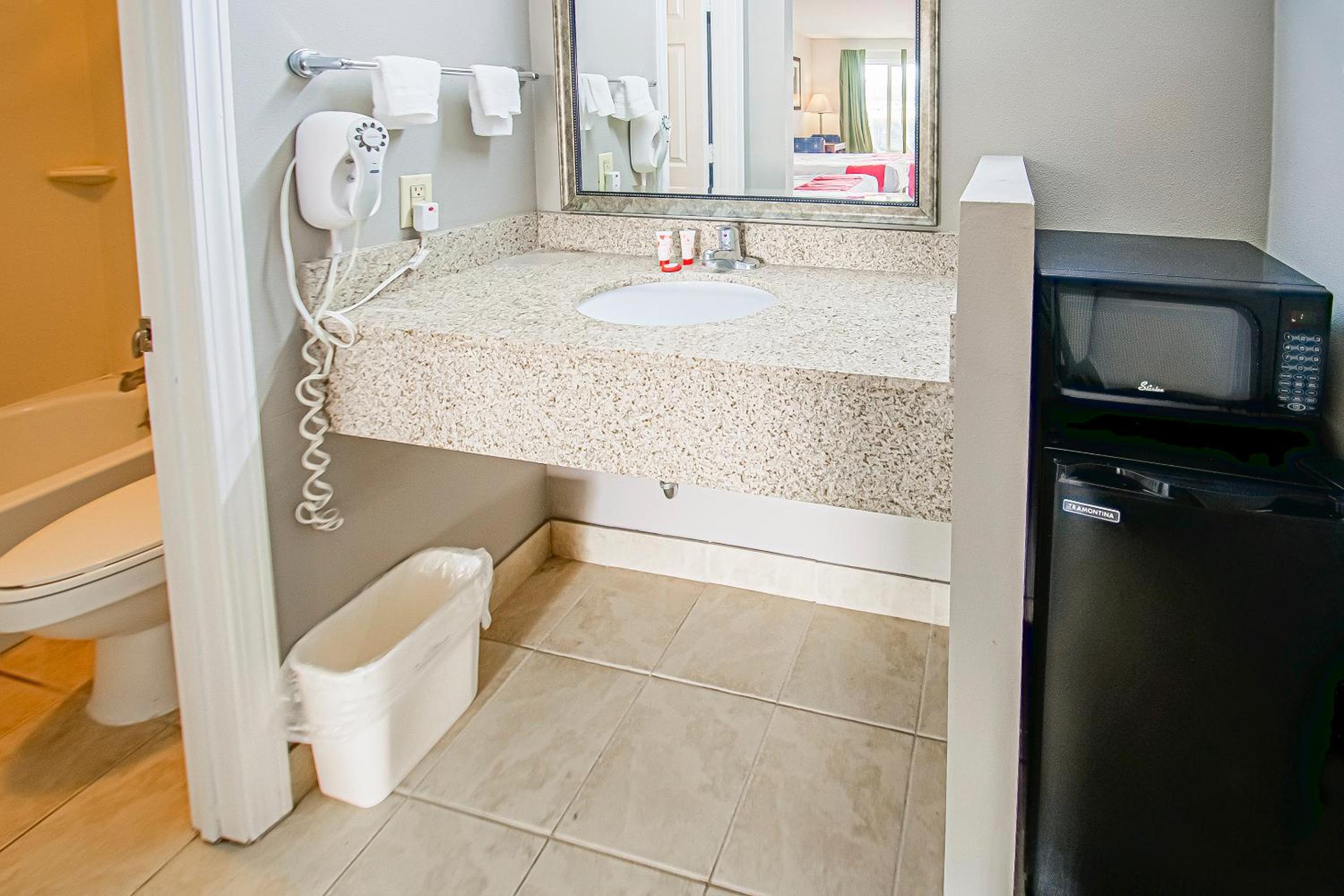 Cypress Inn & Suites Washington by OYO