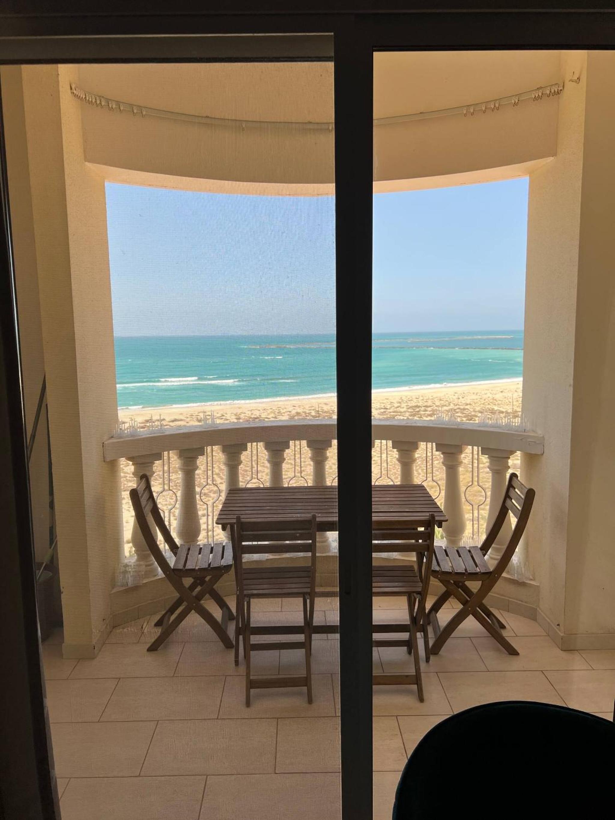 Stunning Gulf Studio With Gym Beach Pool Access