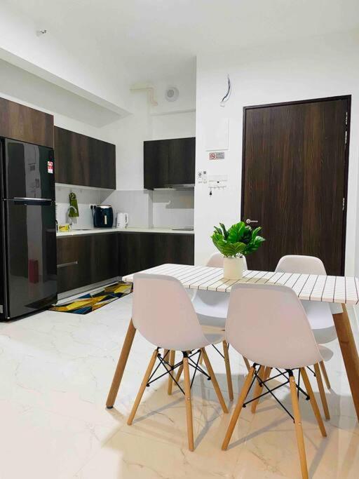Cozy CryptoHouse @ Troika Residence Kota Bharu 1BR photo 3