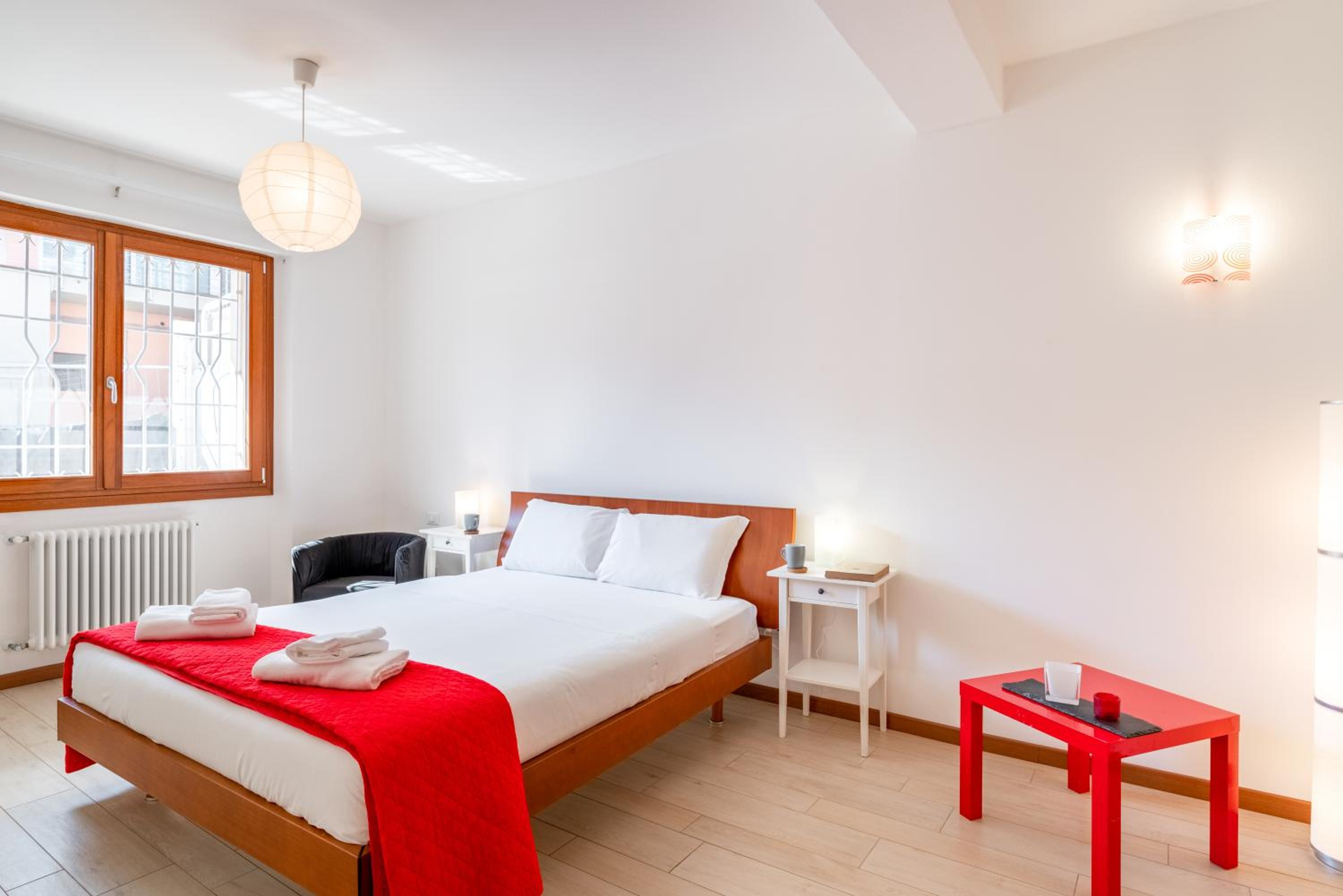 GuestHost - Santa Rita Roomy Apartments, photo 48