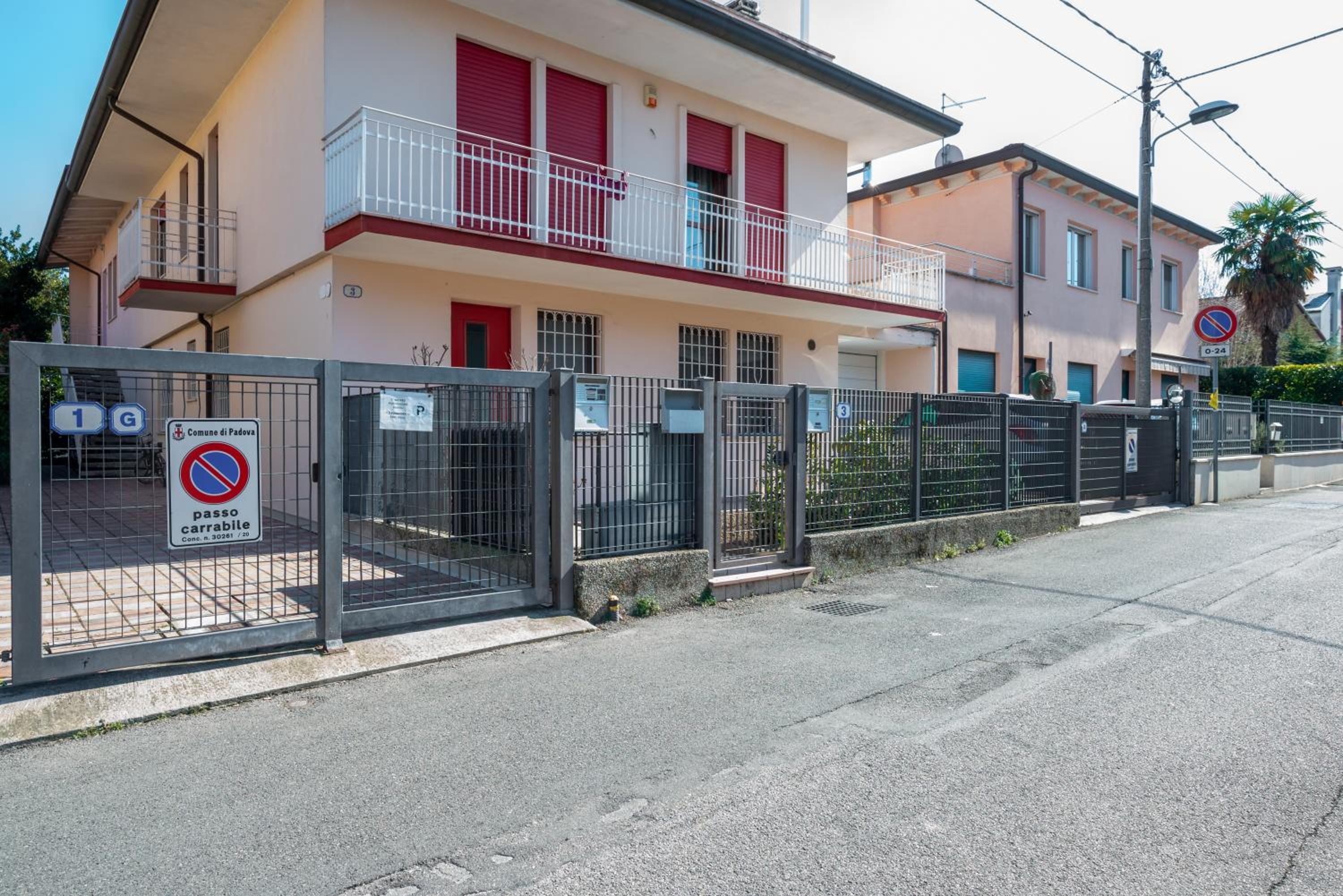 GuestHost - Santa Rita Roomy Apartments, photo 47