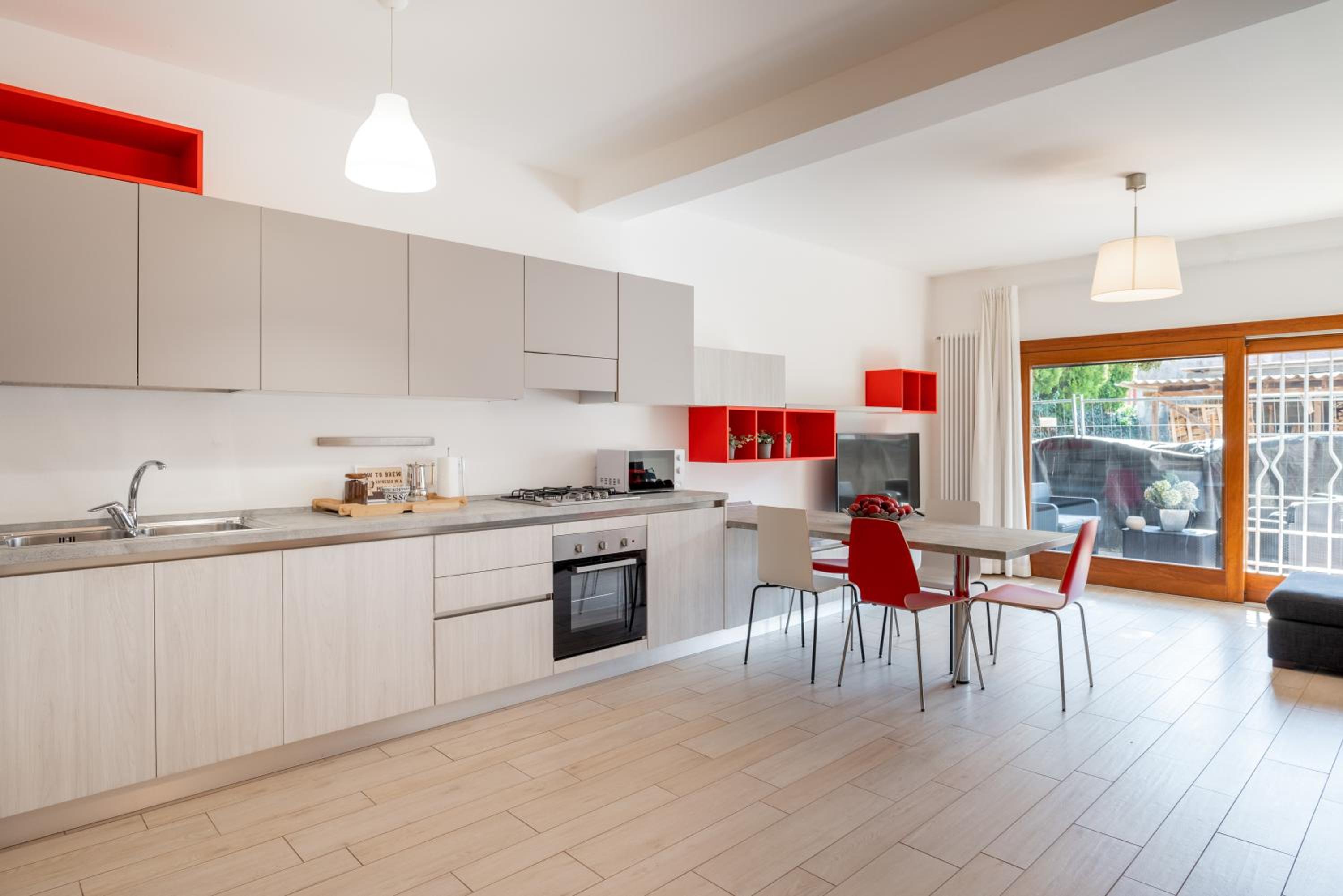GuestHost - Santa Rita Roomy Apartments, photo 18
