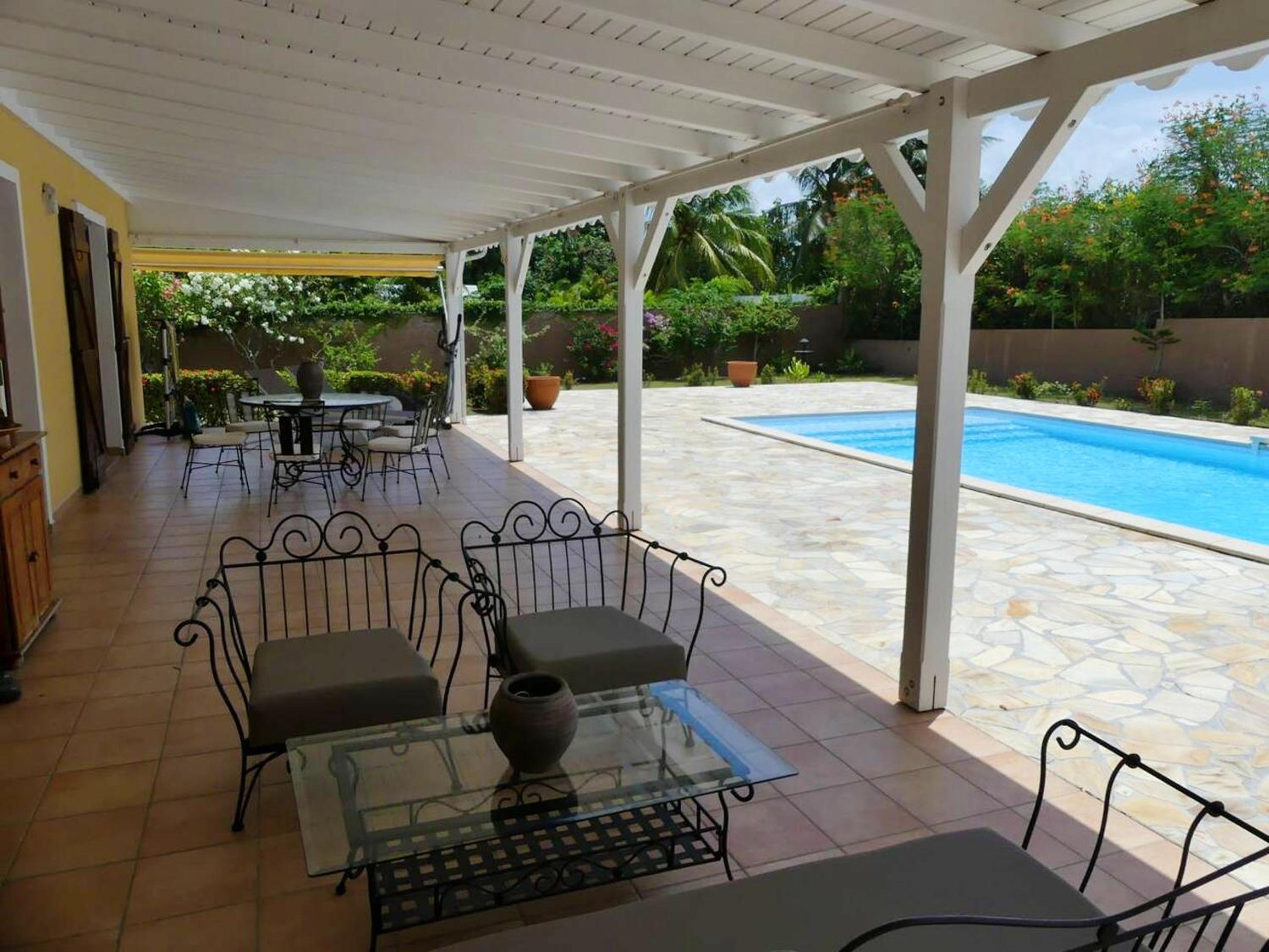 Villa paradisiaque avec piscine privee a Baie Mahault view 4