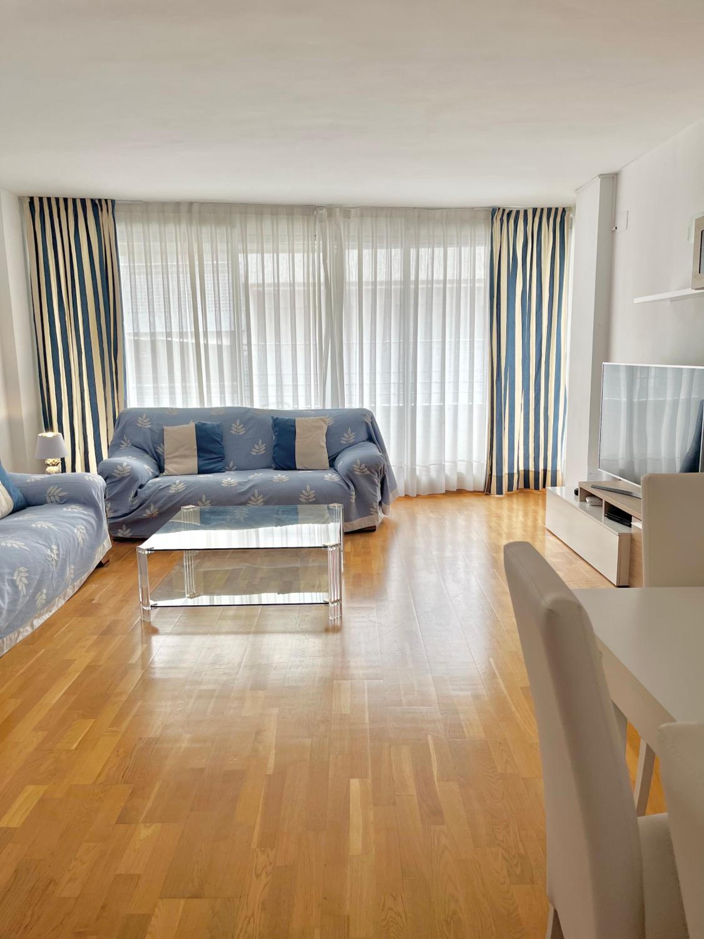 Ancora Frontbeach Luxury Apartment view 3