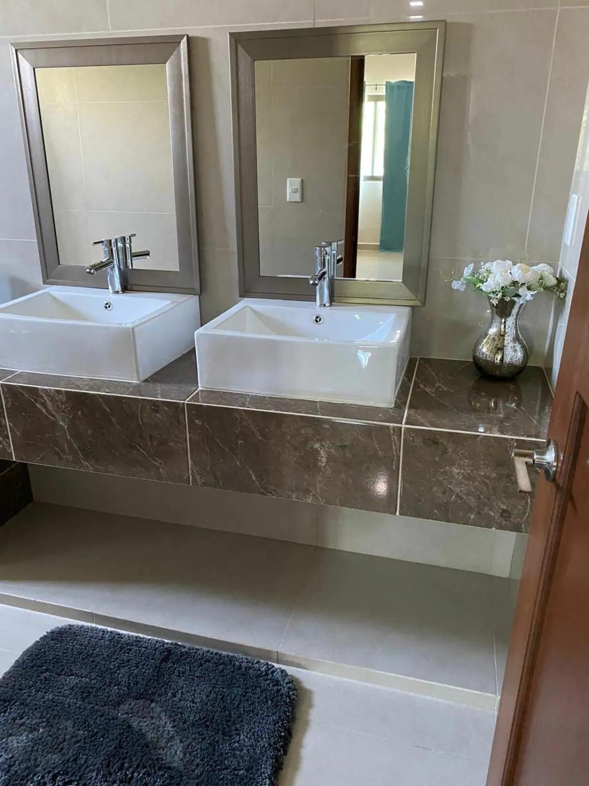 CASA PRICES CON PISCINa