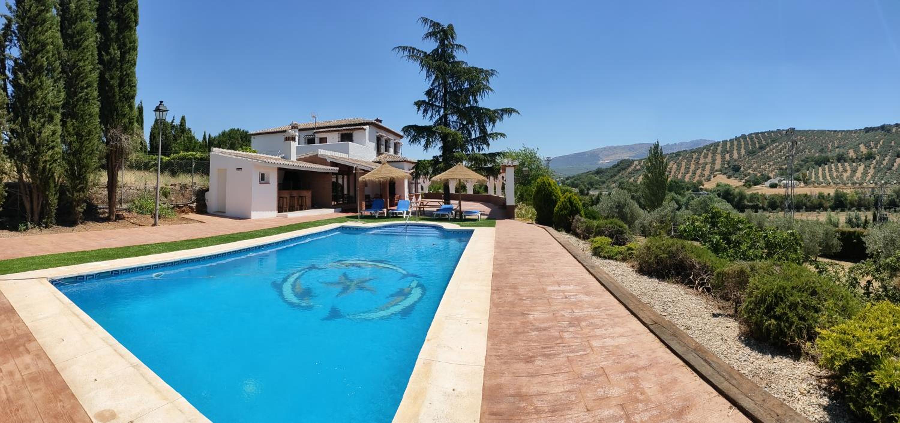 Cortijo Los Arcos - Lujo rural con piscina y vistas espectaculares en Málaga
