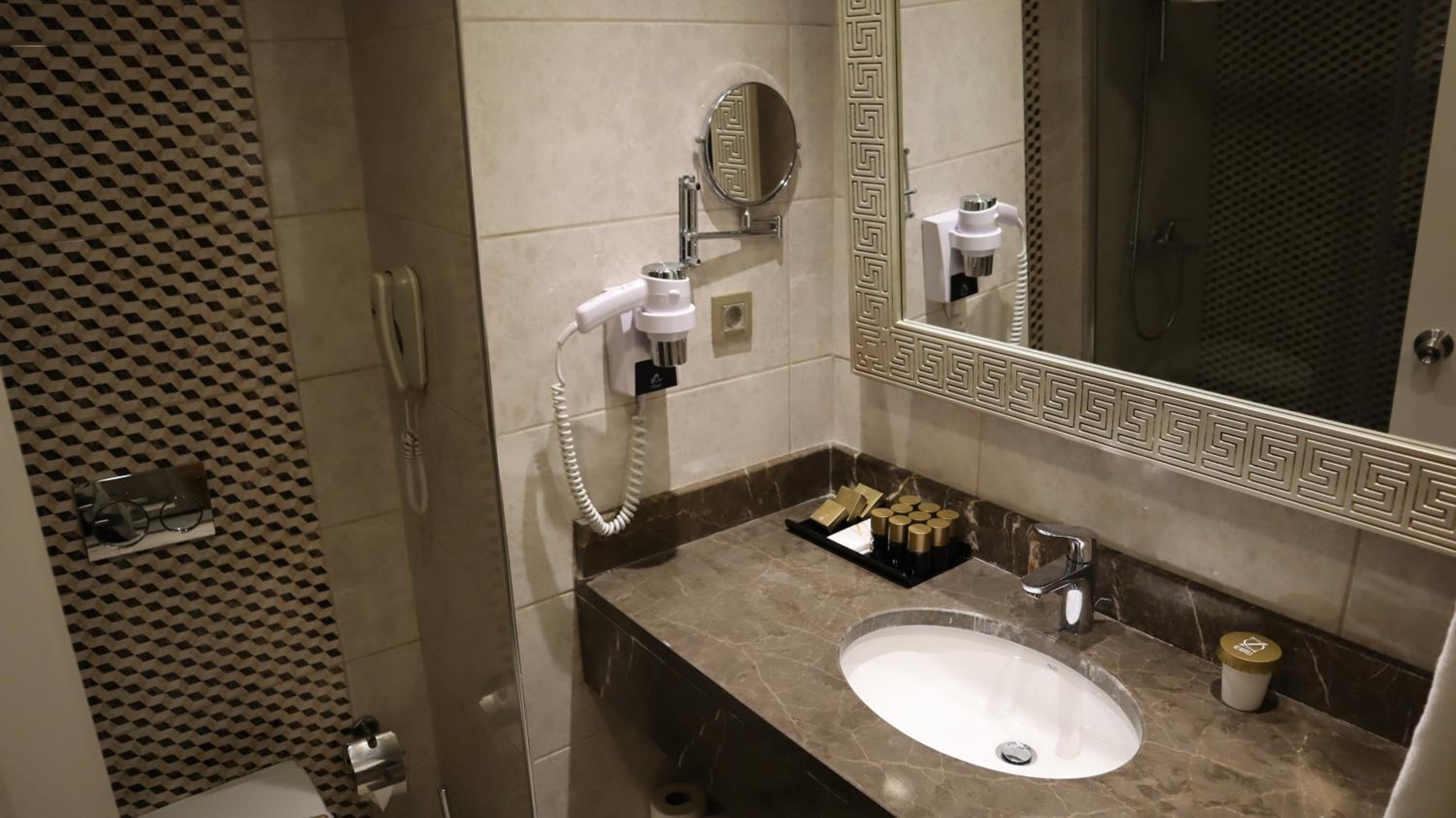 Oz Hotels Side Premium - Image 6