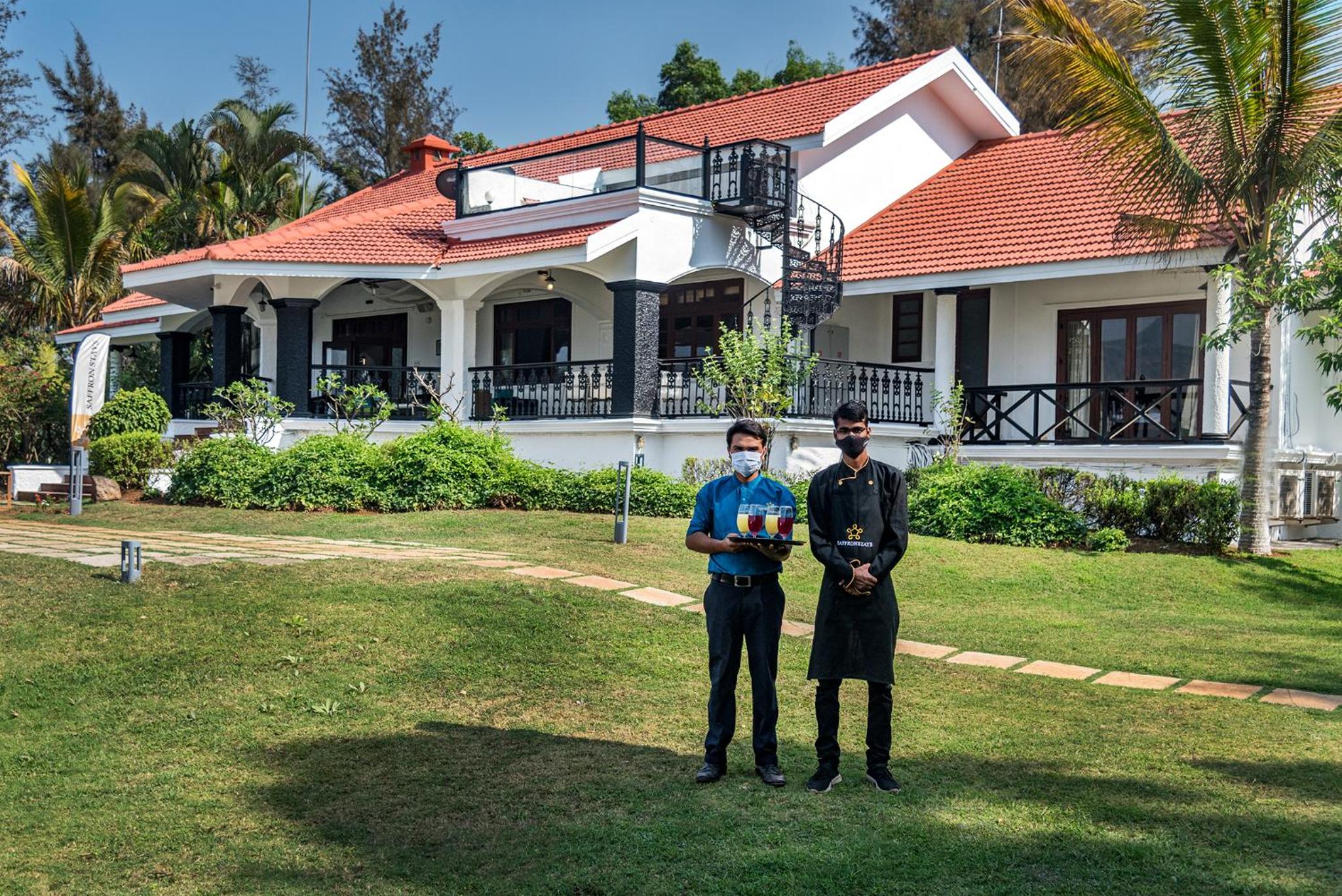 SaffronStays Moira 6-BR Lakeside Villa with Infinity Pool & Jacuzzi view 4