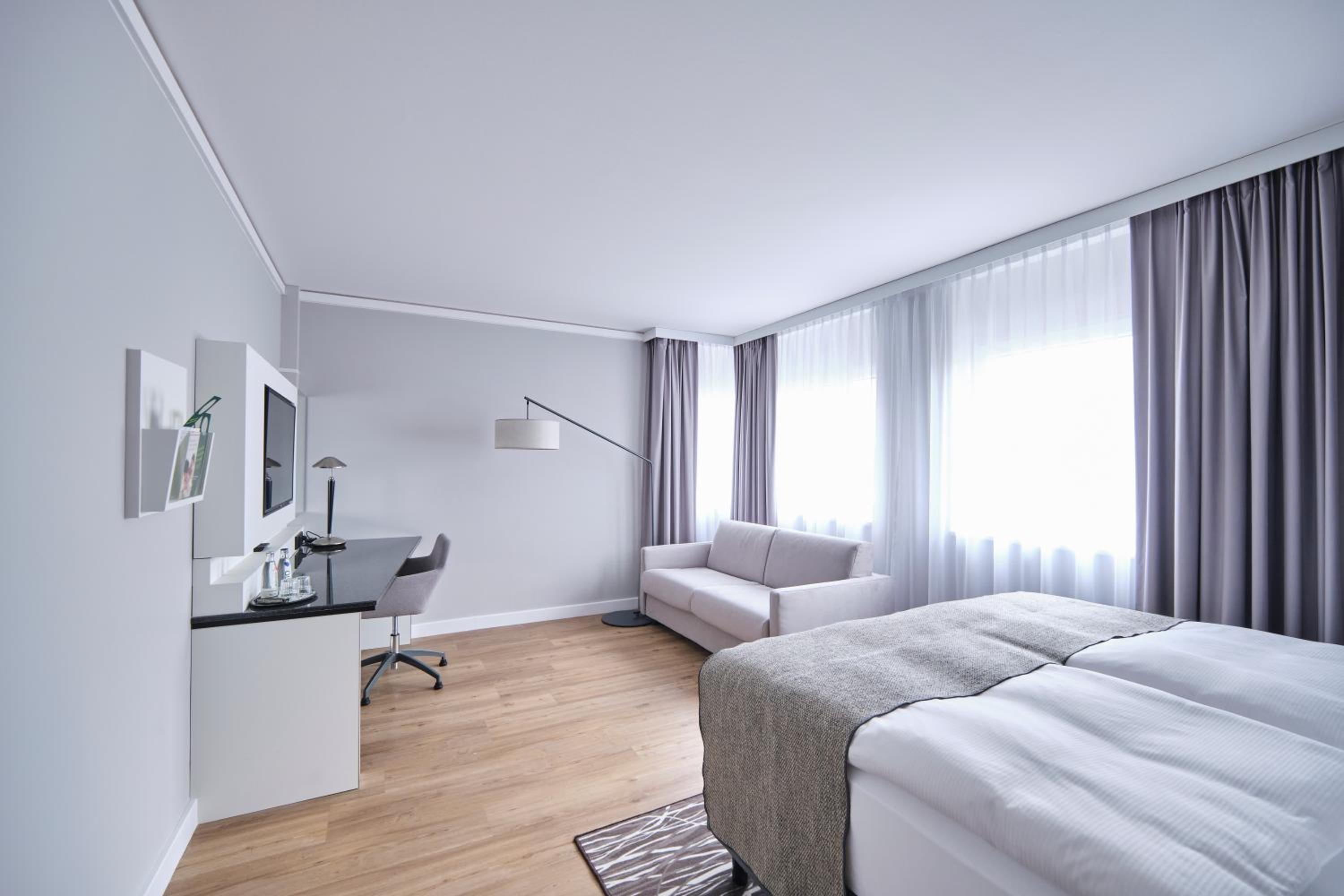 Holiday Inn Berlin Airport - Conference Centre, an IHG Hotel - Property Image 2