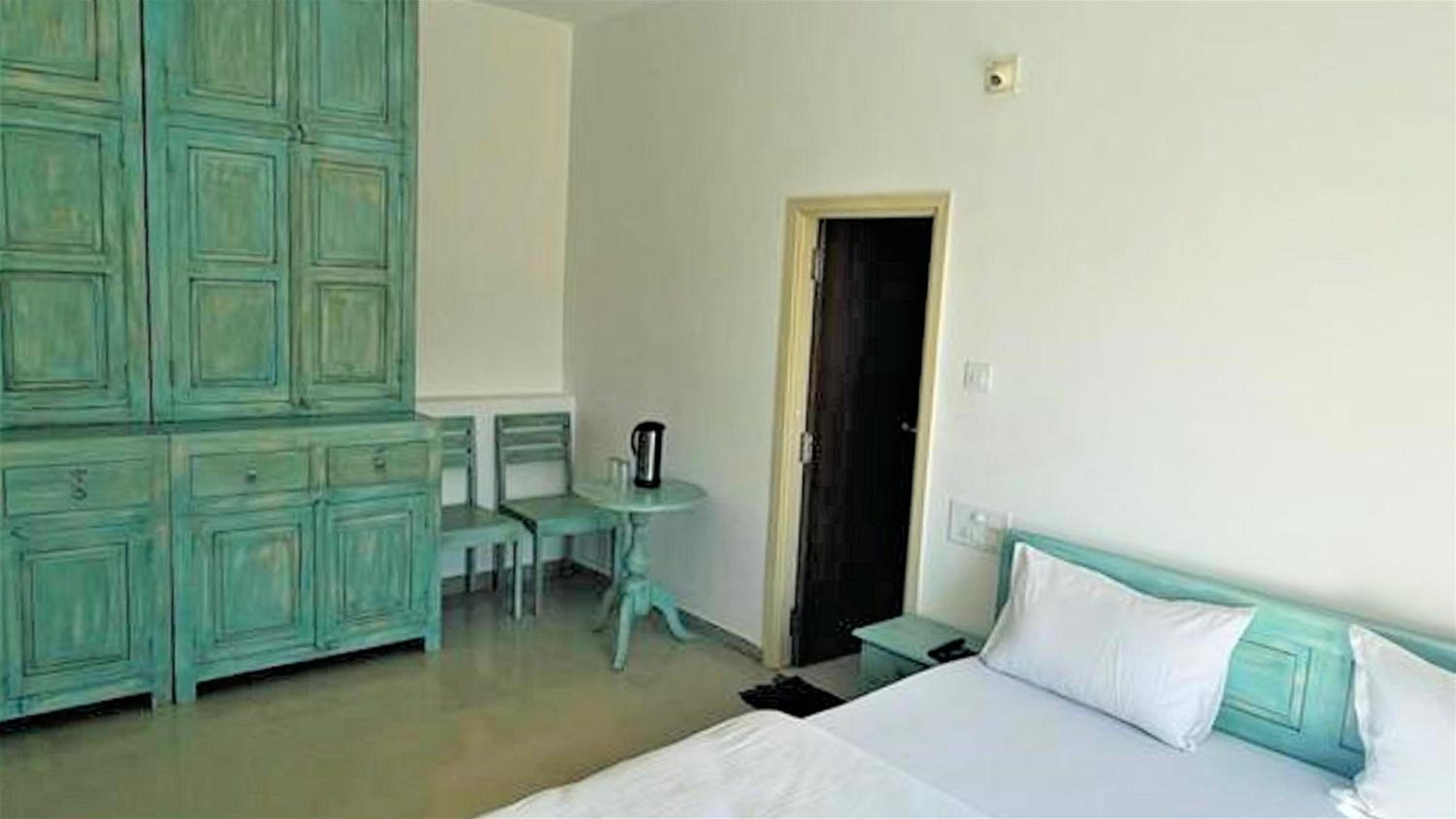 SHIKHAR BUNGLOW - A Stunning Valley View Bungalow in Mount Abu view 2