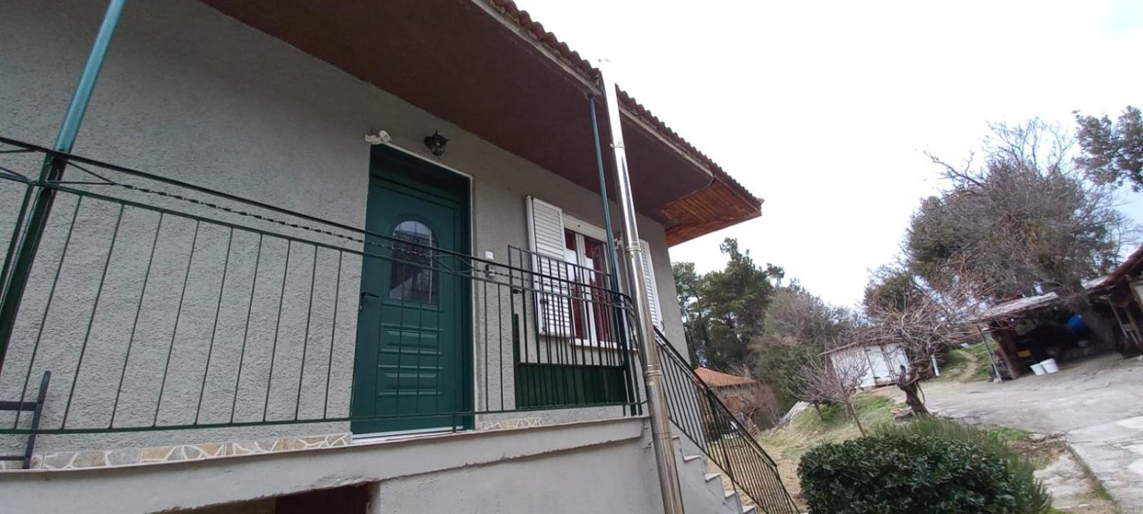 Mainalo View House view 2