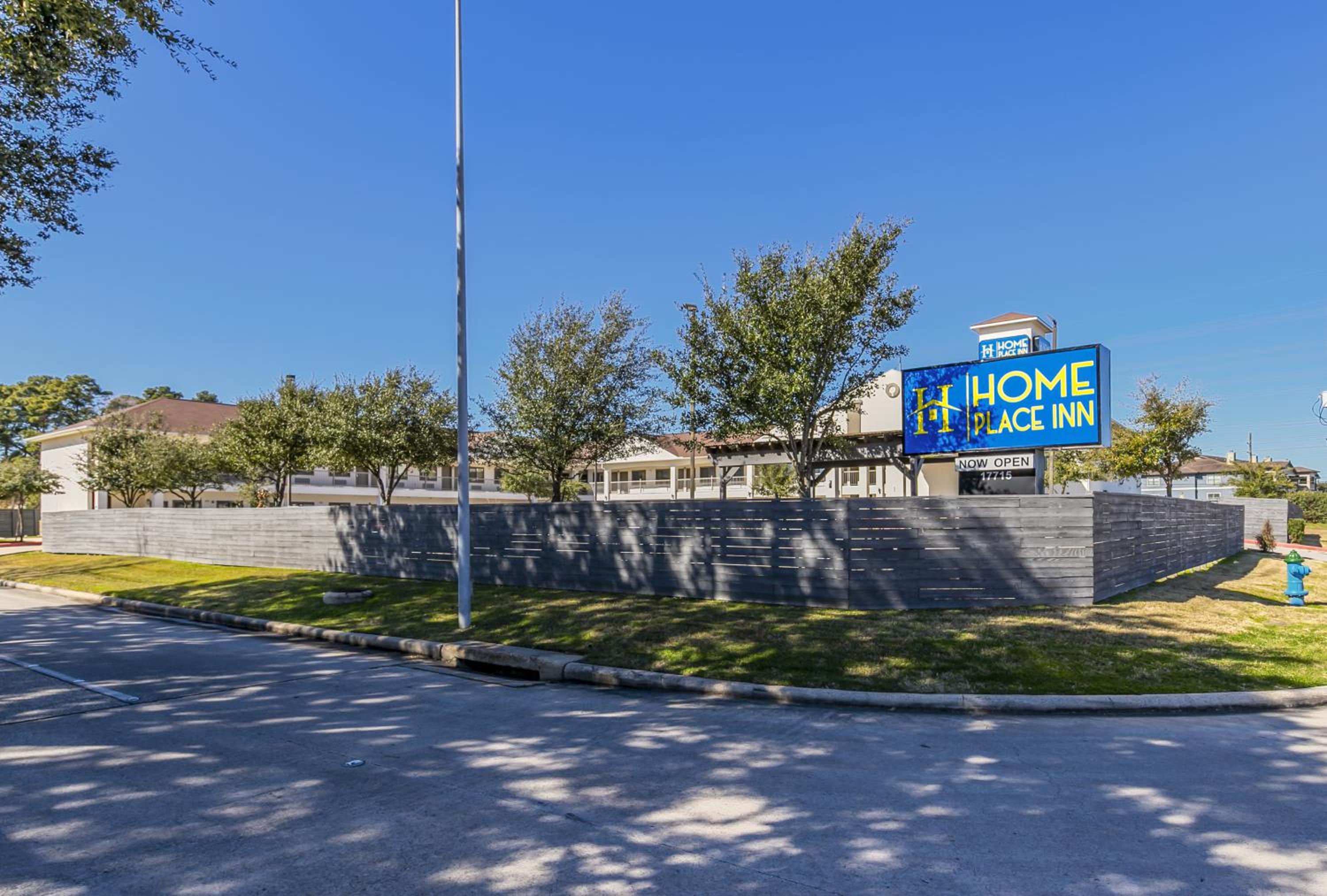 Hotel Home Place Inn Spring I-45 North and 1960 - Image 1