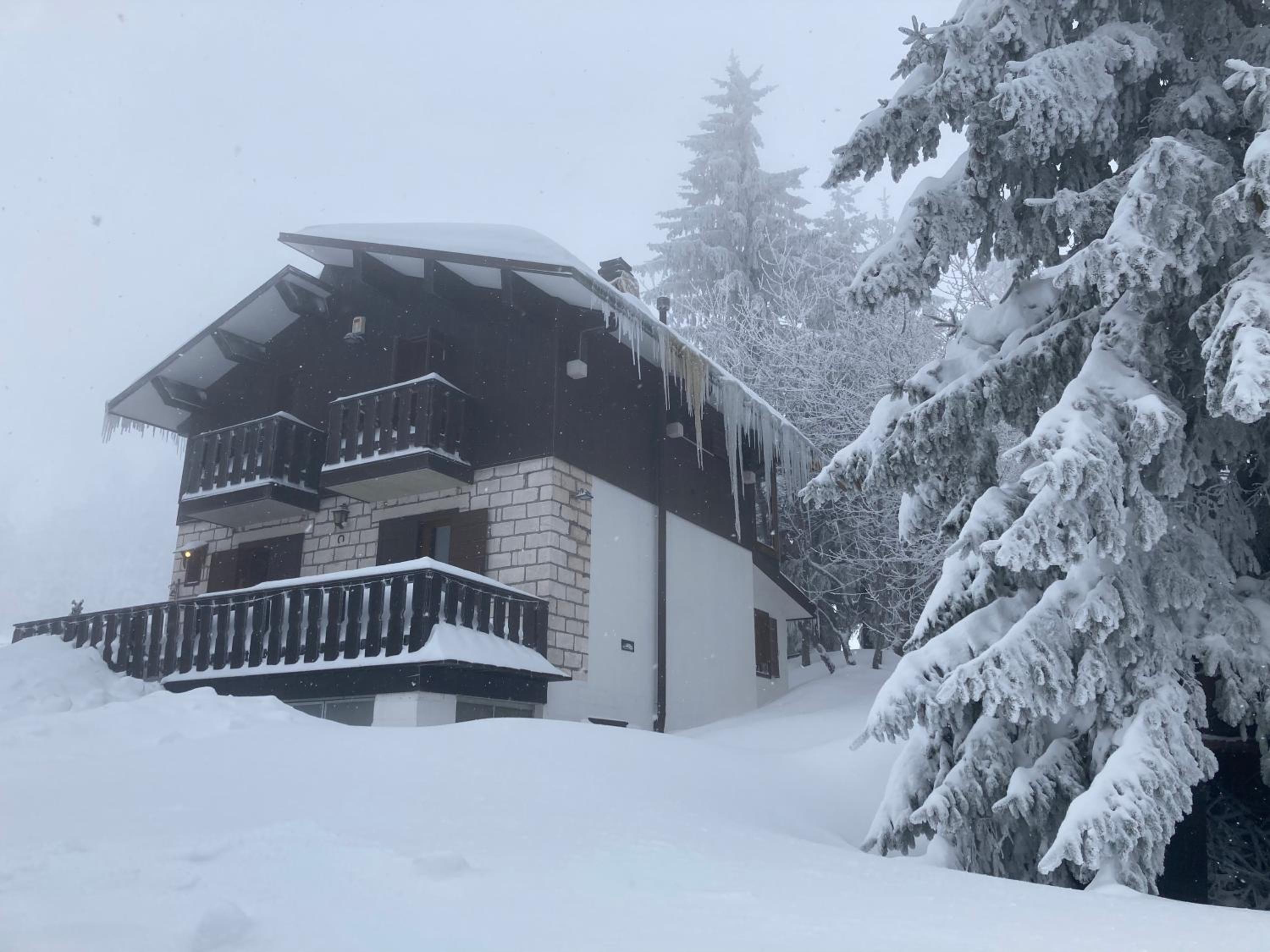 Chalet Mirastelle view 3
