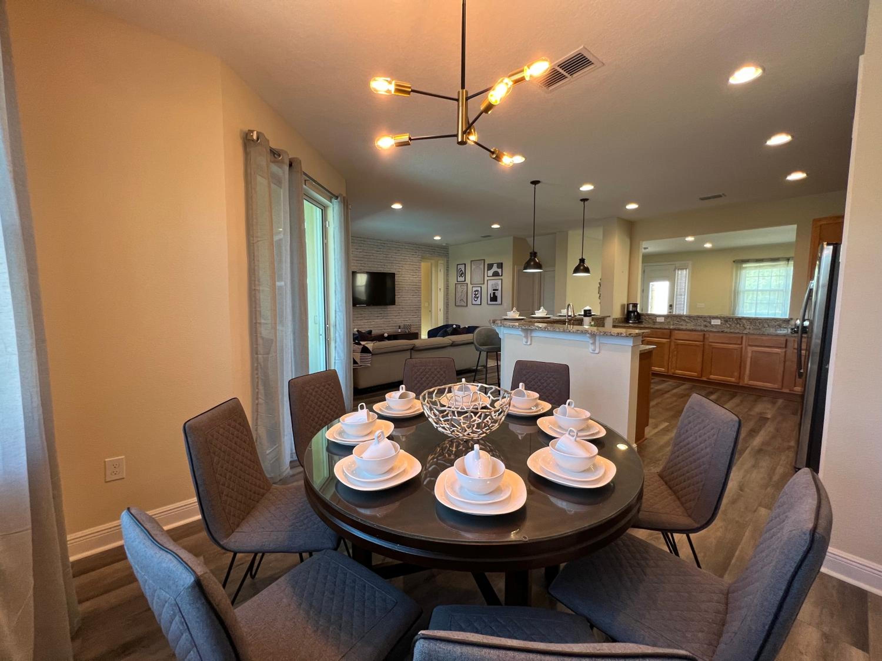 Encore Resort 6 Bedroom Home with Pool 2300