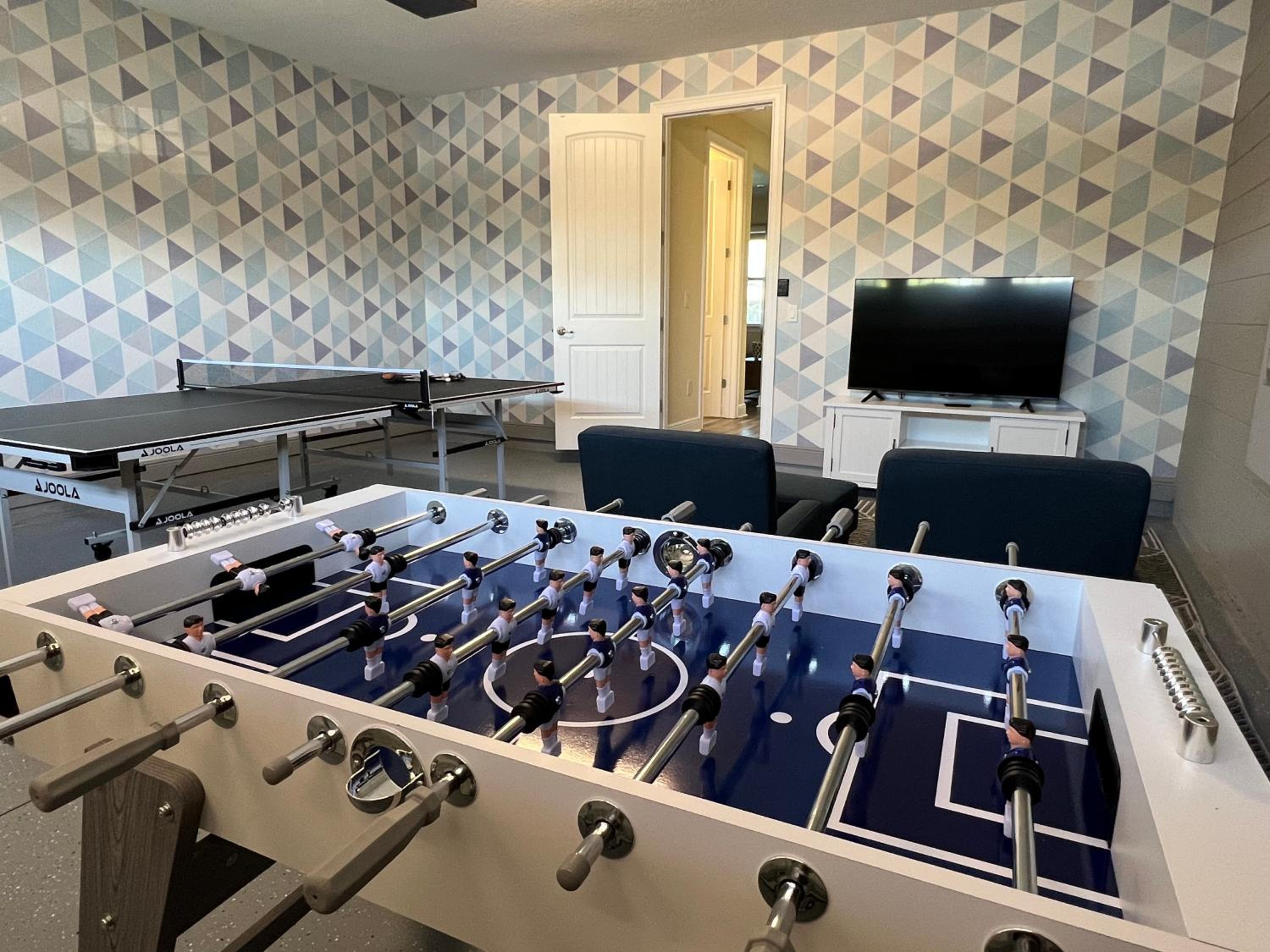 Encore Resort 6 Bedroom Home with Pool 2300