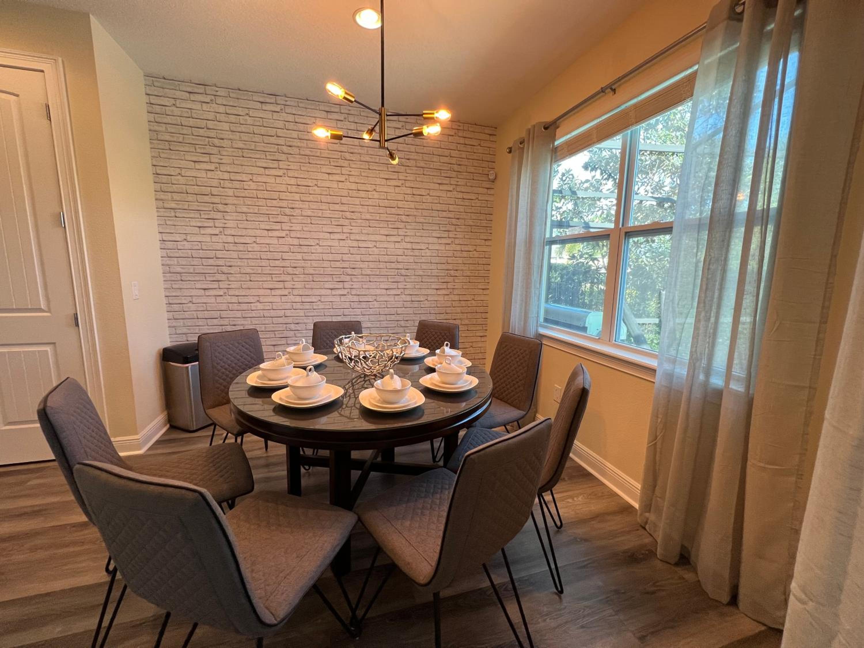 Encore Resort 6 Bedroom Home with Pool 2300