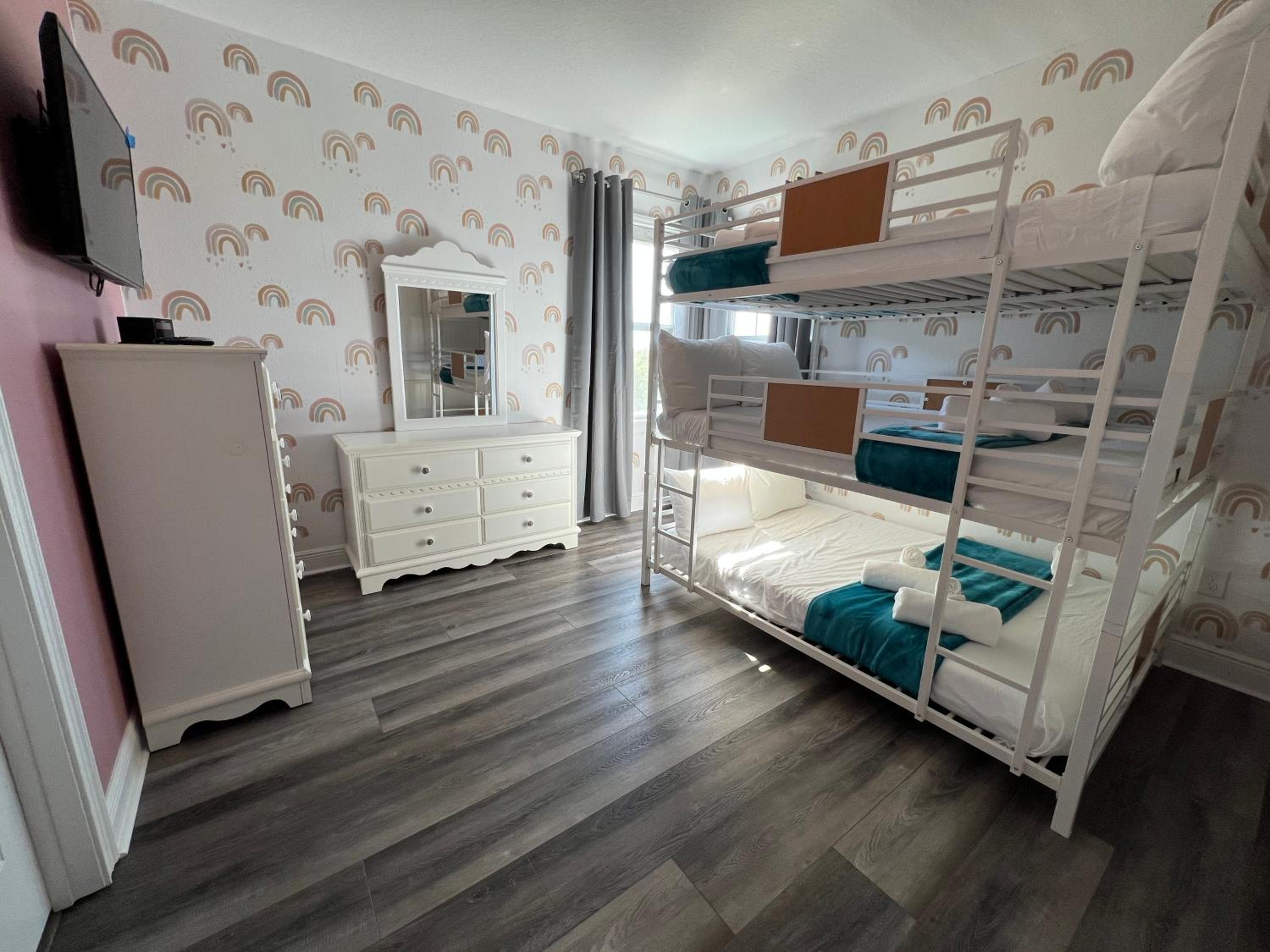 Encore Resort 6 Bedroom Home with Pool 2300