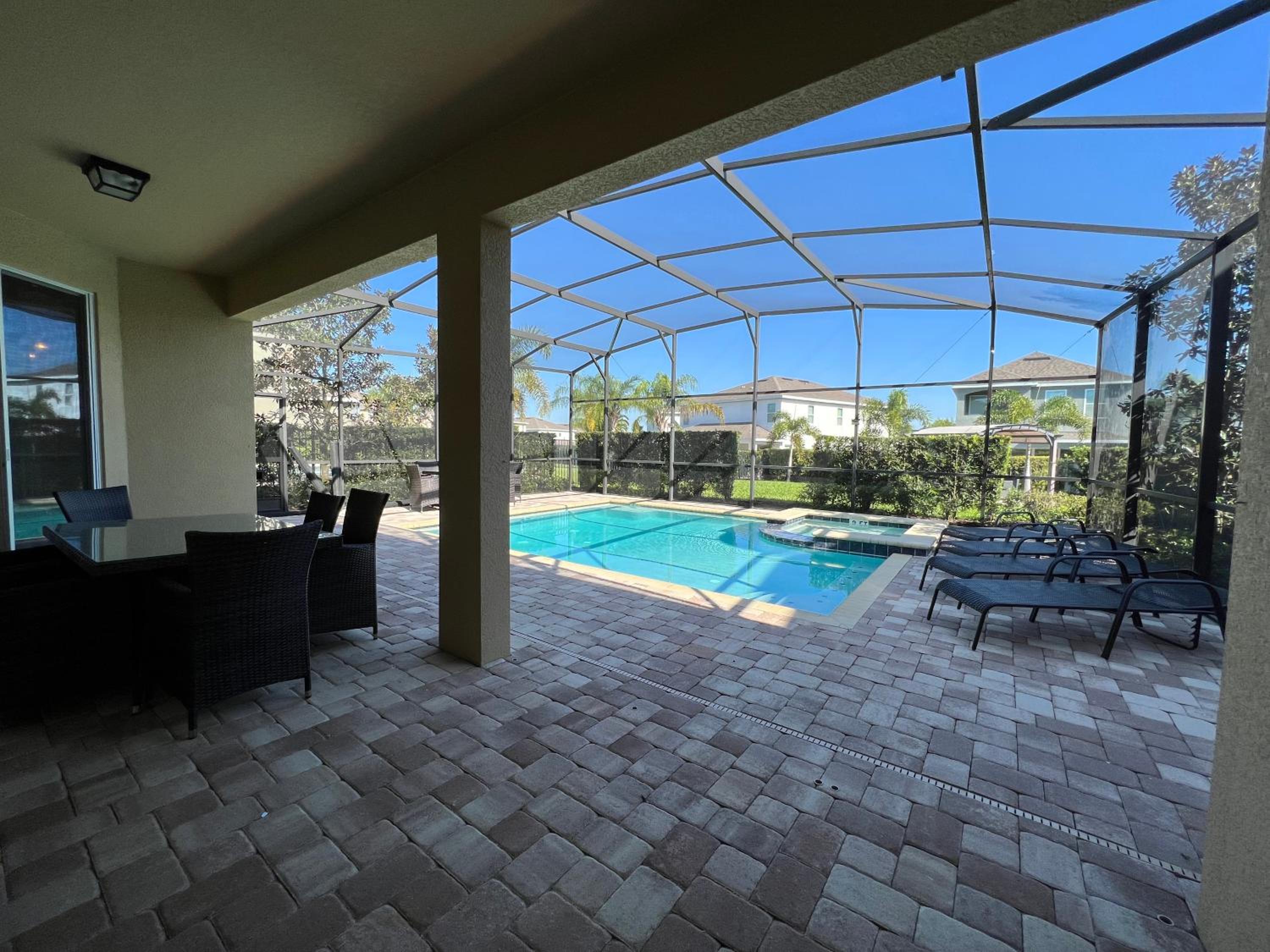 Encore Resort 6 Bedroom Home with Pool 2300