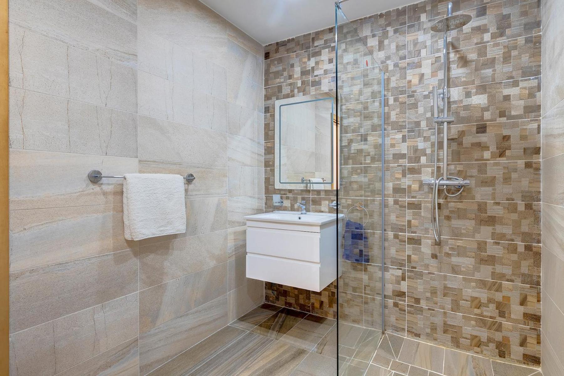 Modern 1BR Apartment in central St Julian's photo 3
