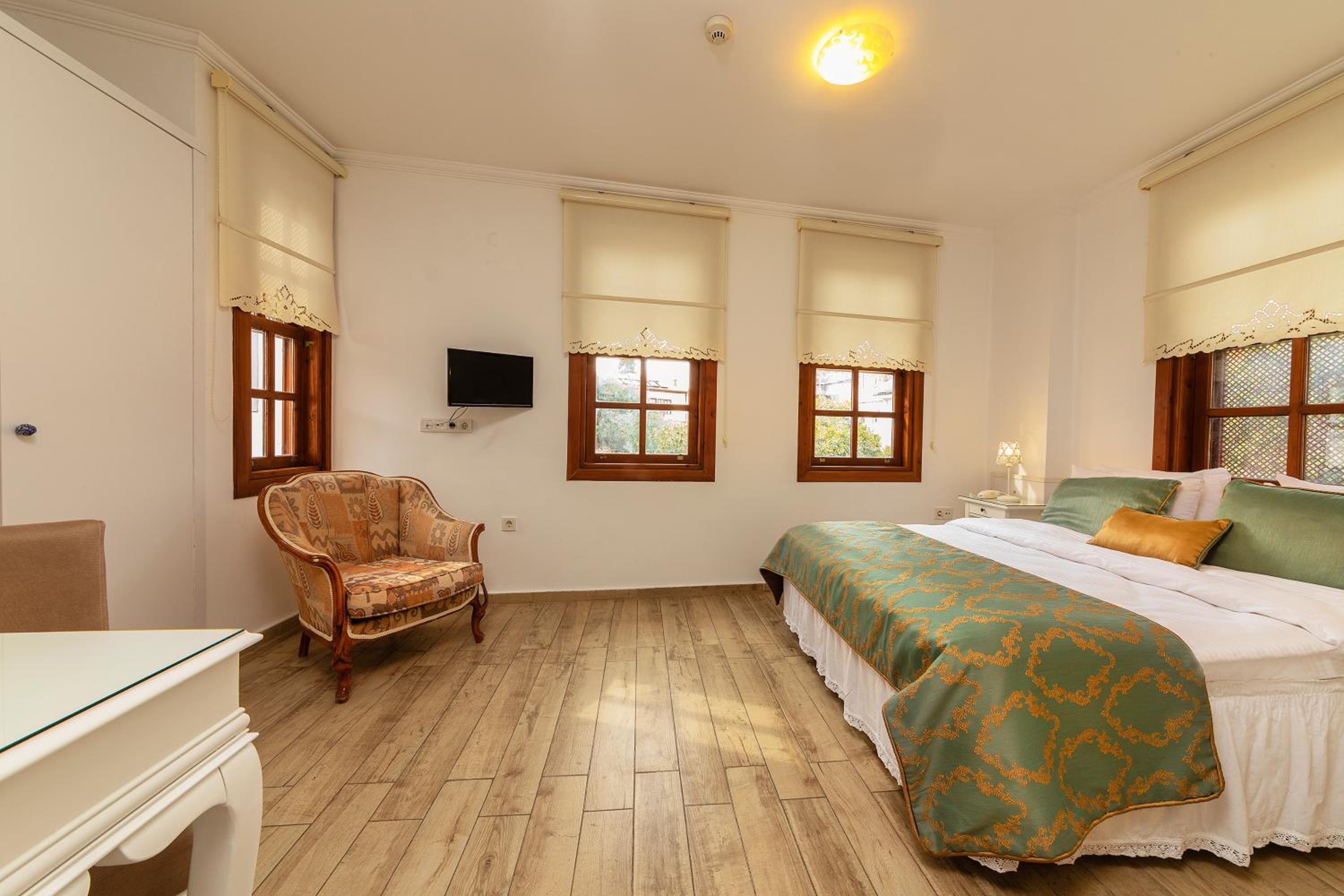 Zemira Garden Hotel