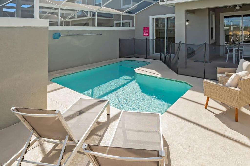 OMG! THEMED-King Beds with pool lazy river and golf course near DISNEY & UNIVERSAL STUDIOS view 3