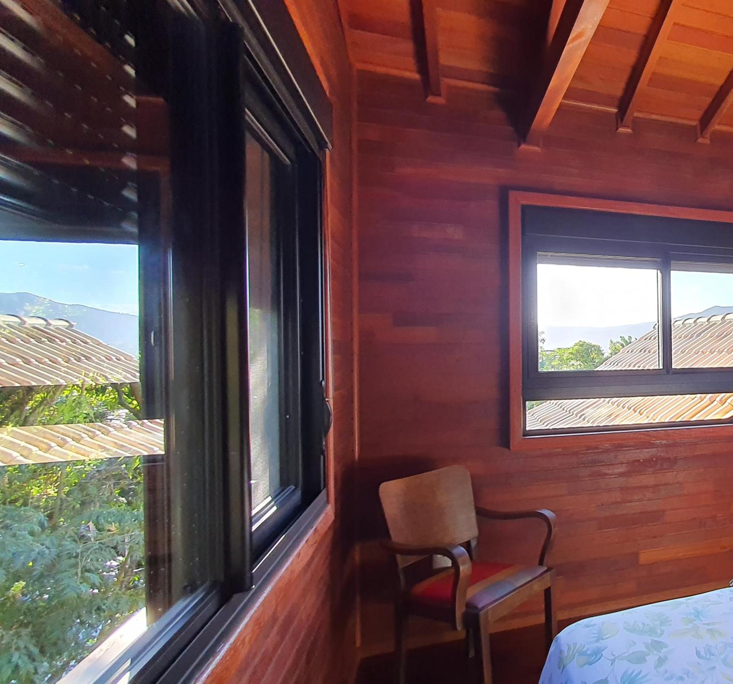 Casa perto da praia, canto Norte da Ferrugem