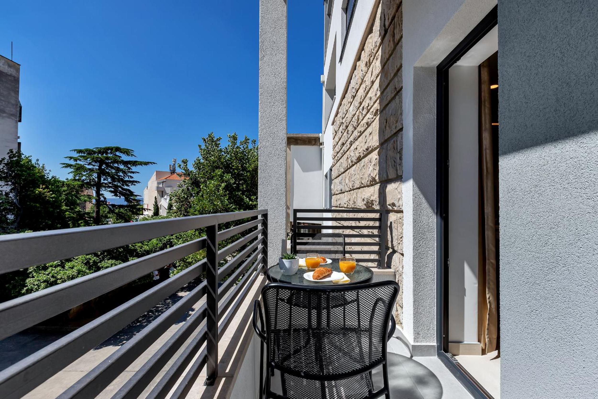 Laurus Makarska Accommodation