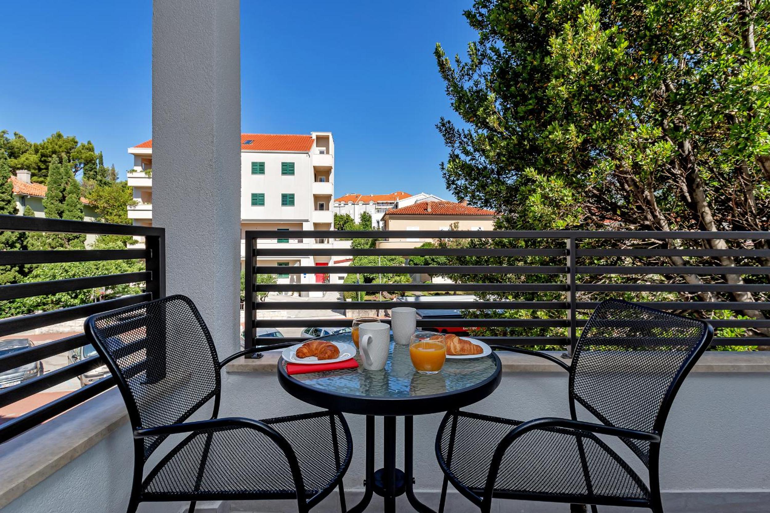 Laurus Makarska Accommodation